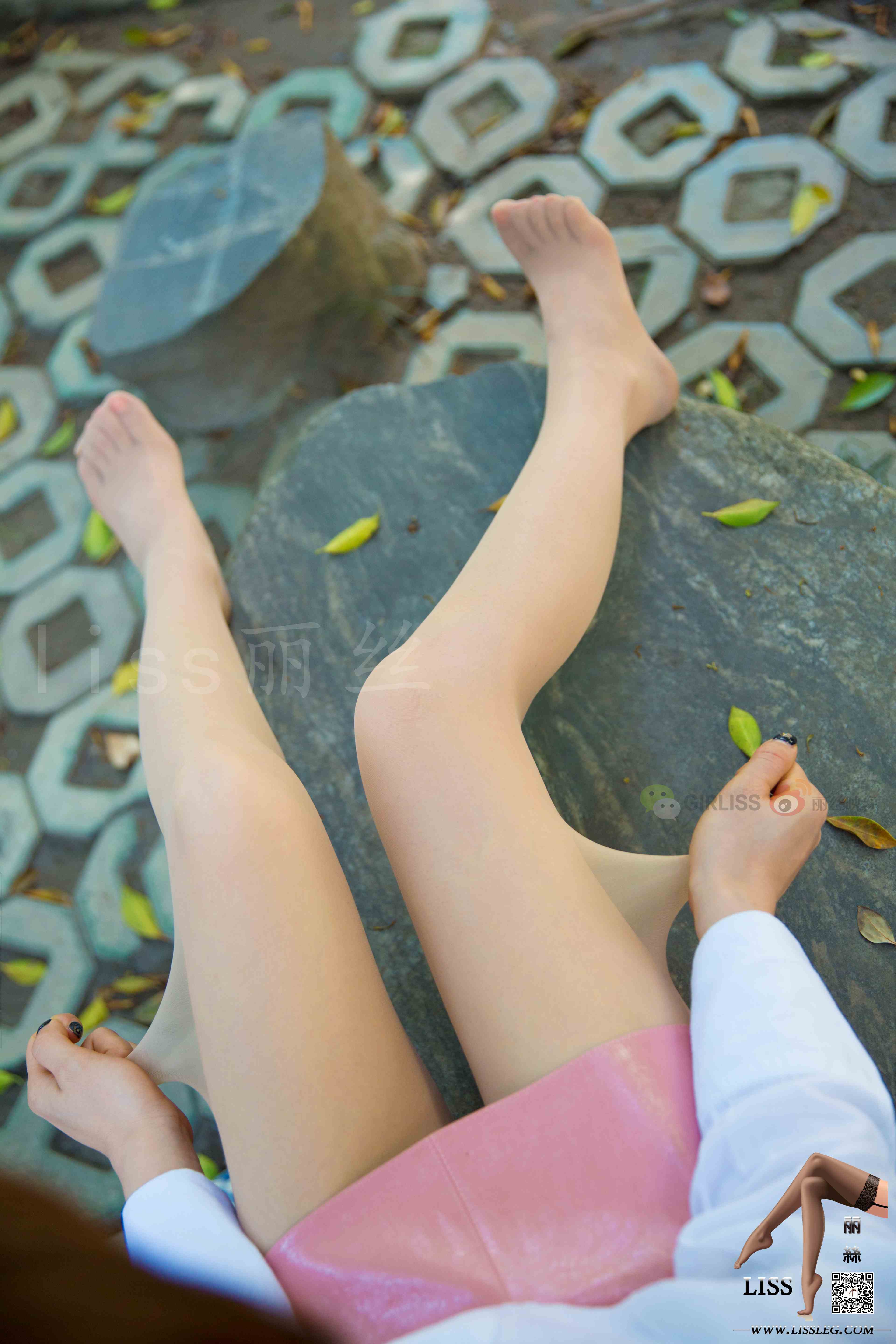 China Beauty Legs and feet 679