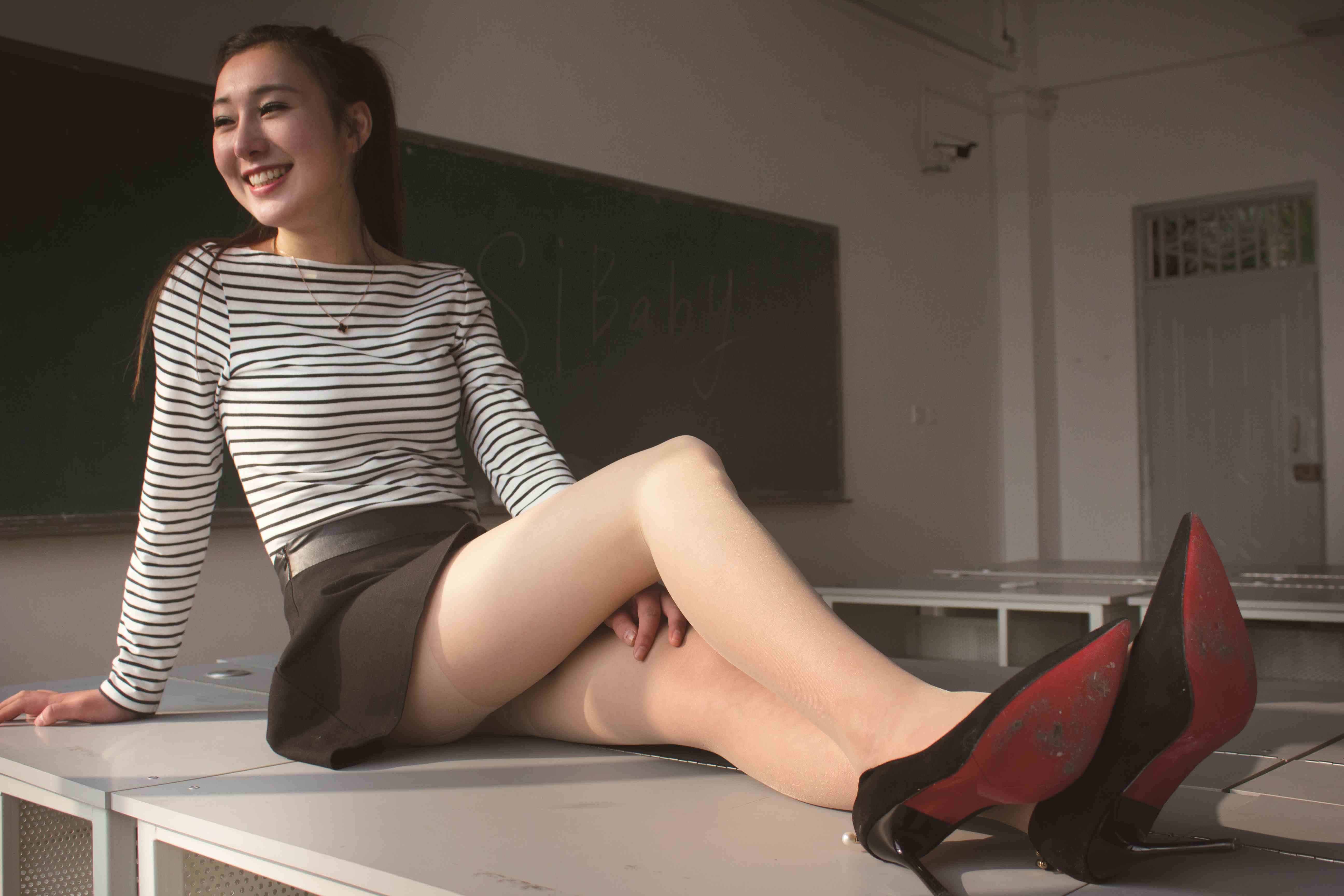 China Beauty Legs and feet 680