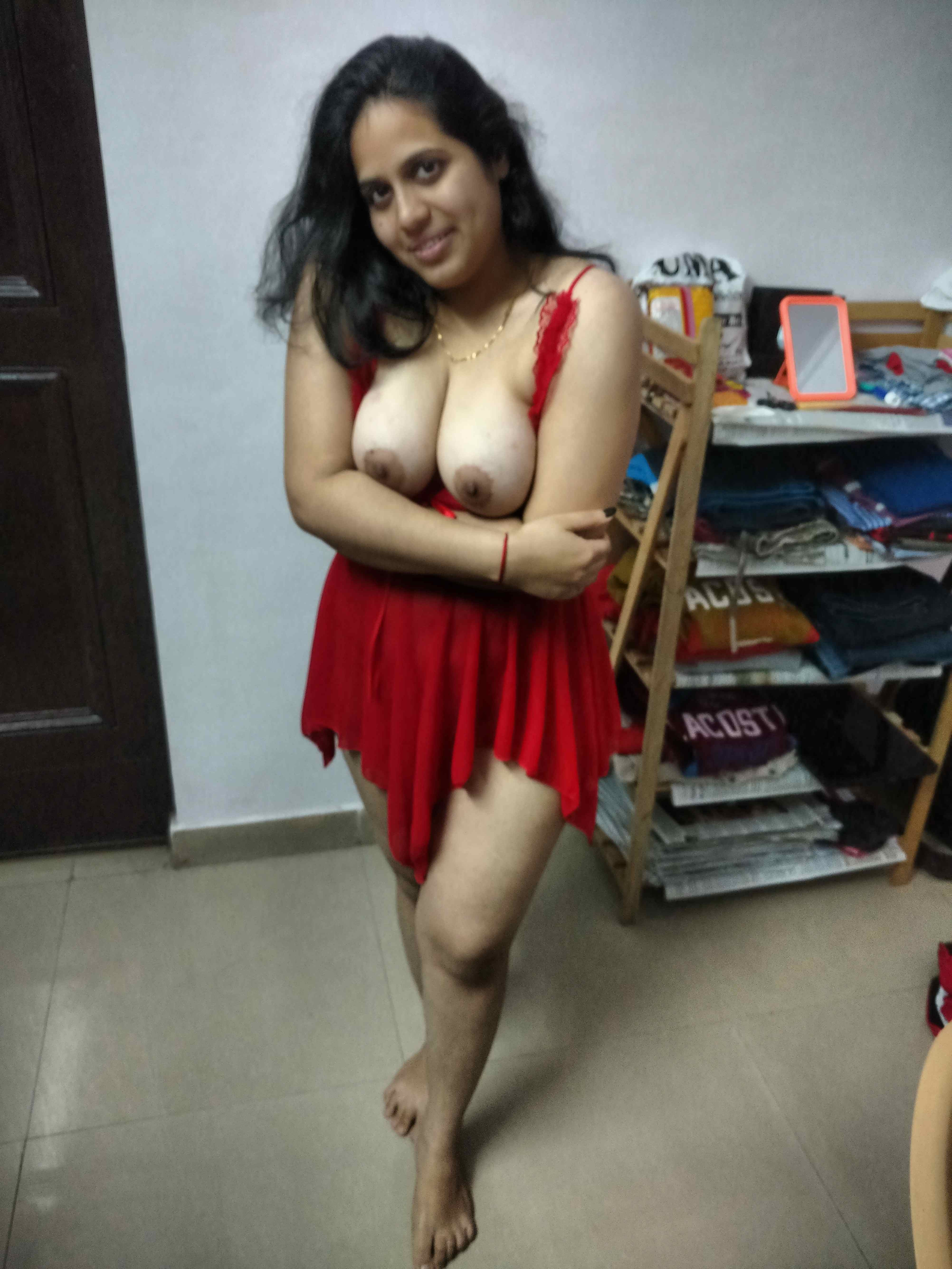 Indian Beautiful Hot Girl Nice Booby And Ass Pics