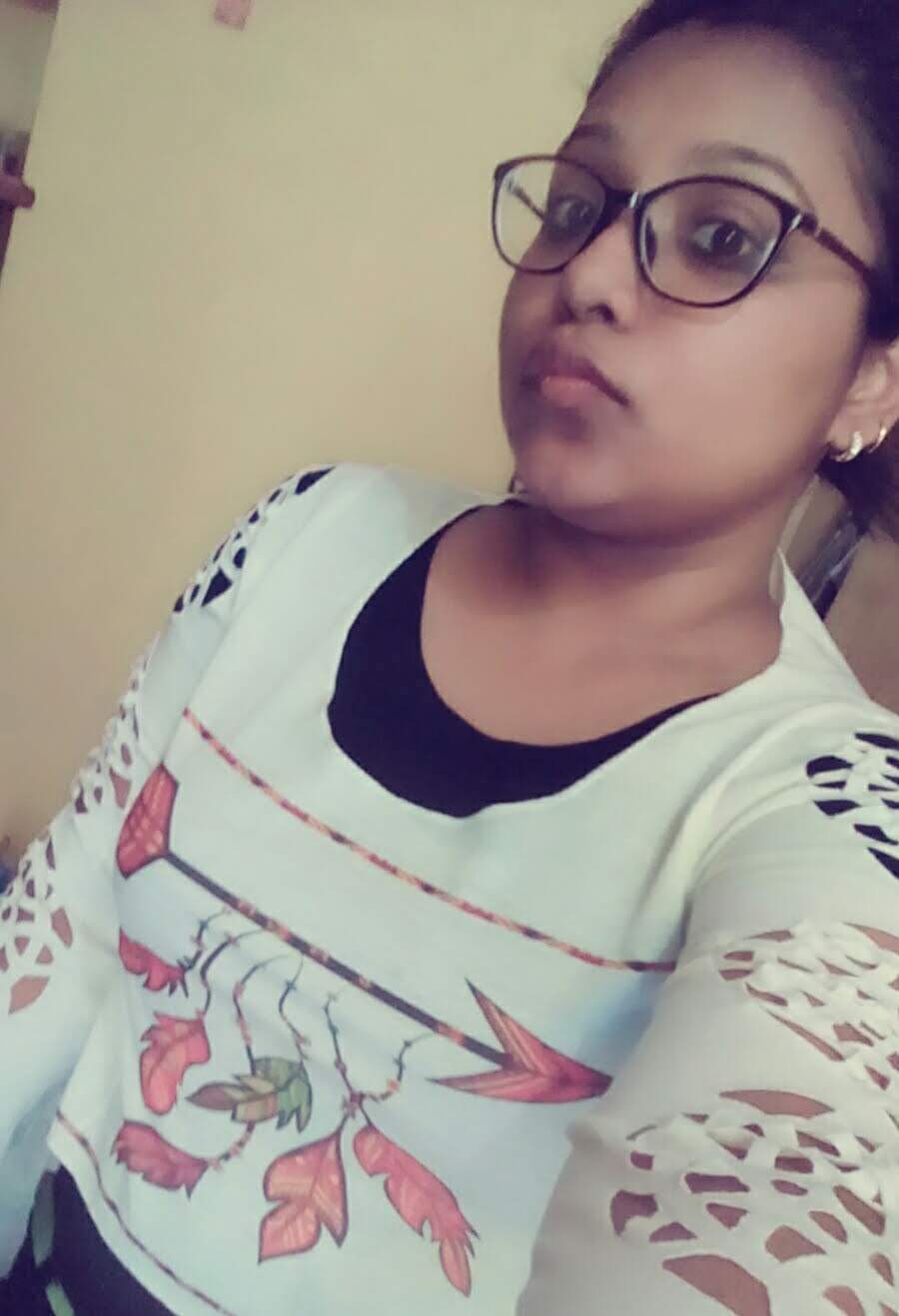 Indian Busty Chubby bebe pic