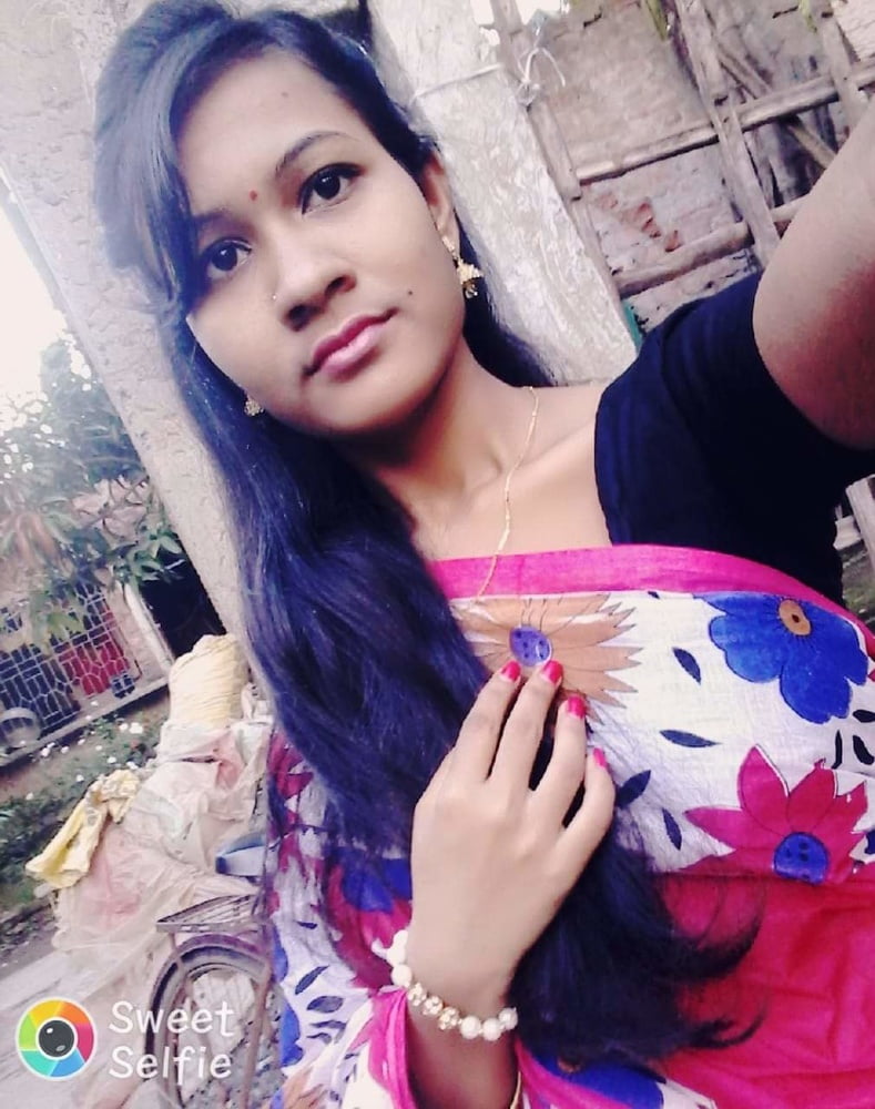 Village Hot Girl Booby Fingering pic