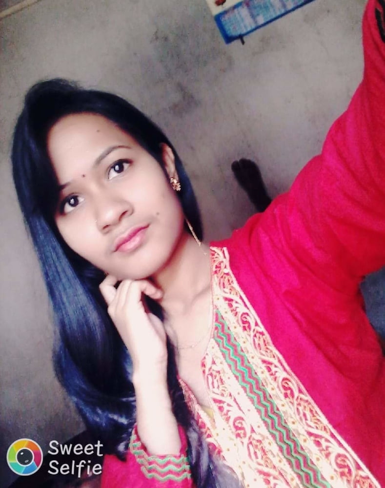 Village Hot Girl Booby Fingering pic