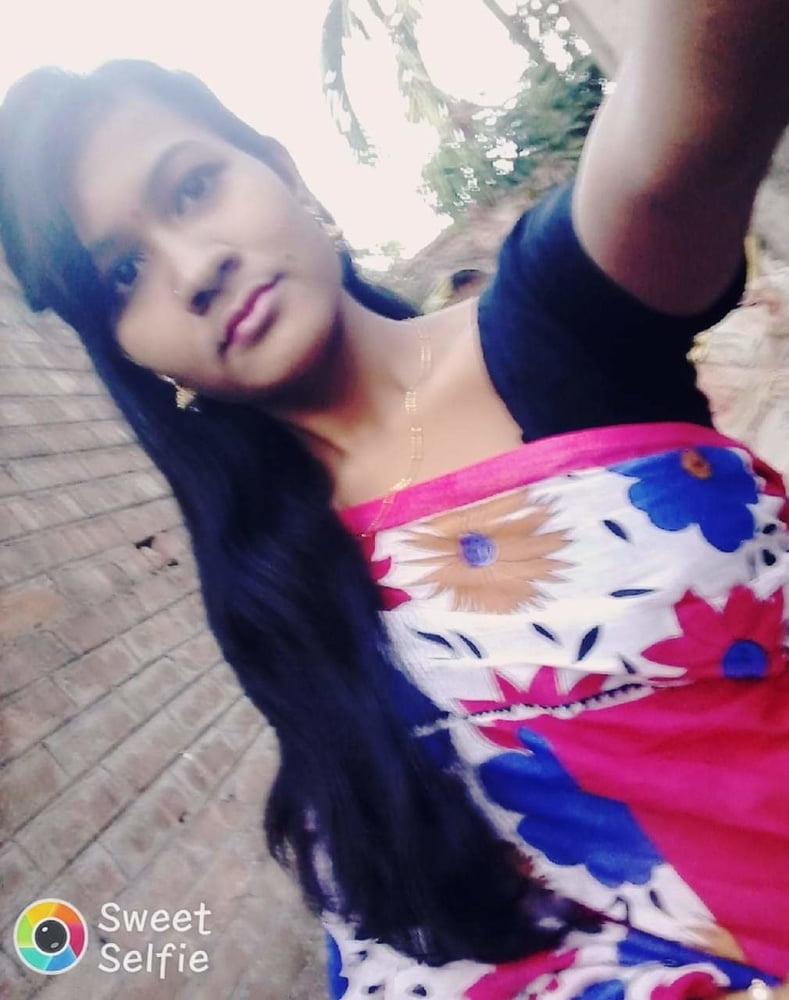 Village Hot Girl Booby Fingering pic