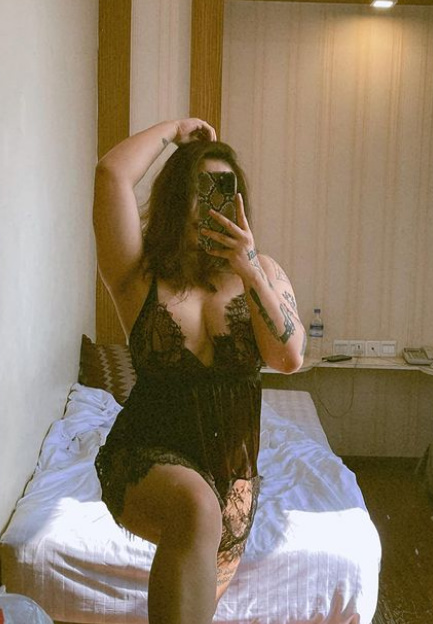 looking makes it uuhhooott_36