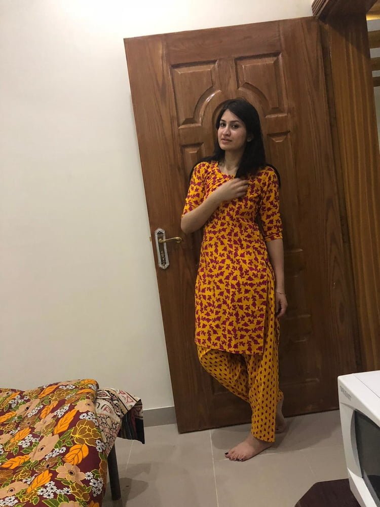 Pakistani girl part 1