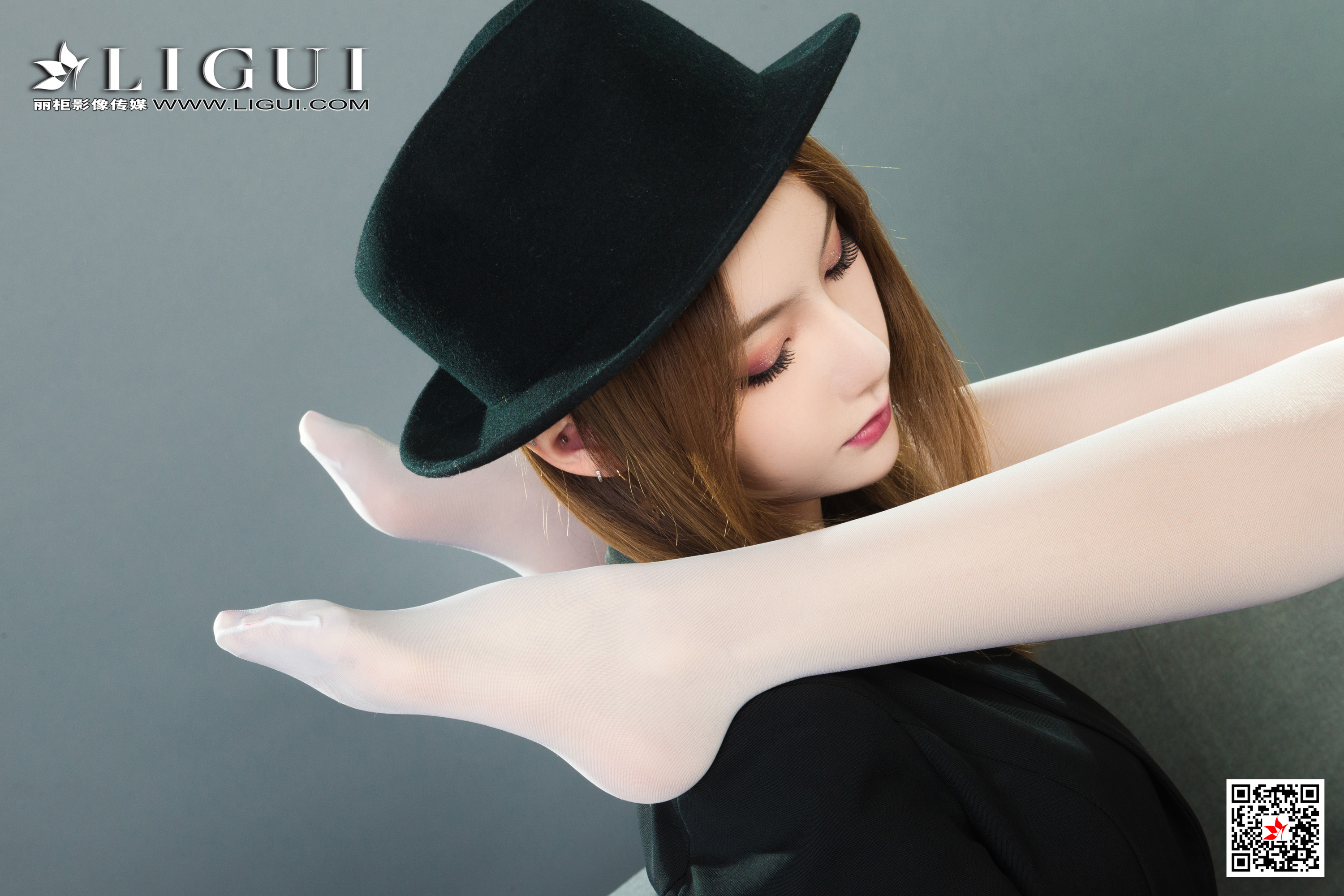 Foot Fetish Twin Flowers 85