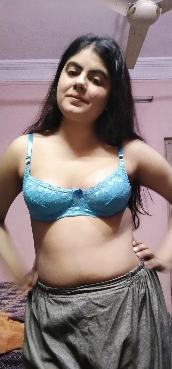 Bhabhi share nude pics