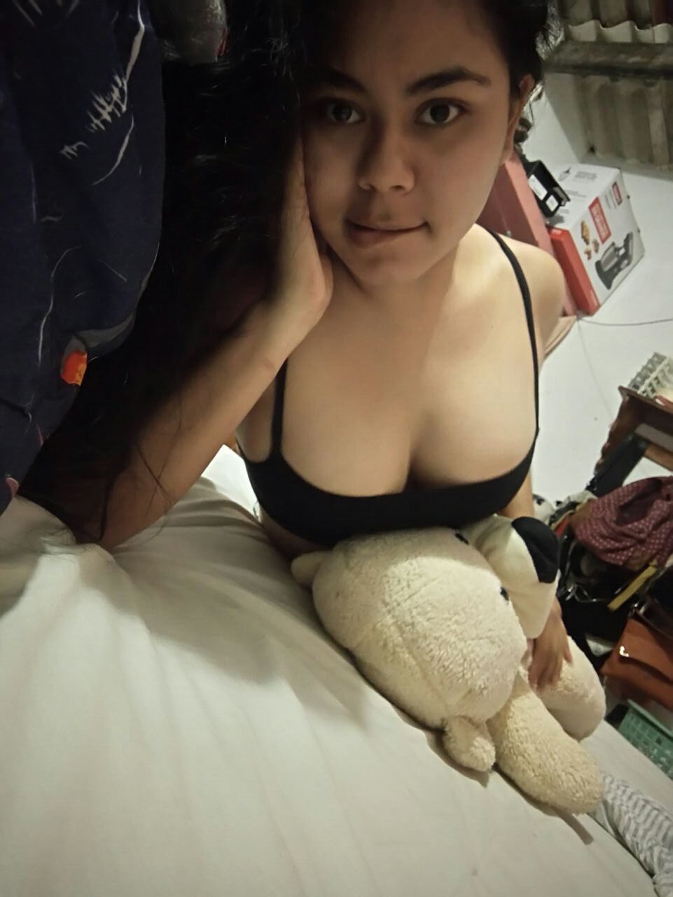 Assamese girl sharing nude pics on instagram