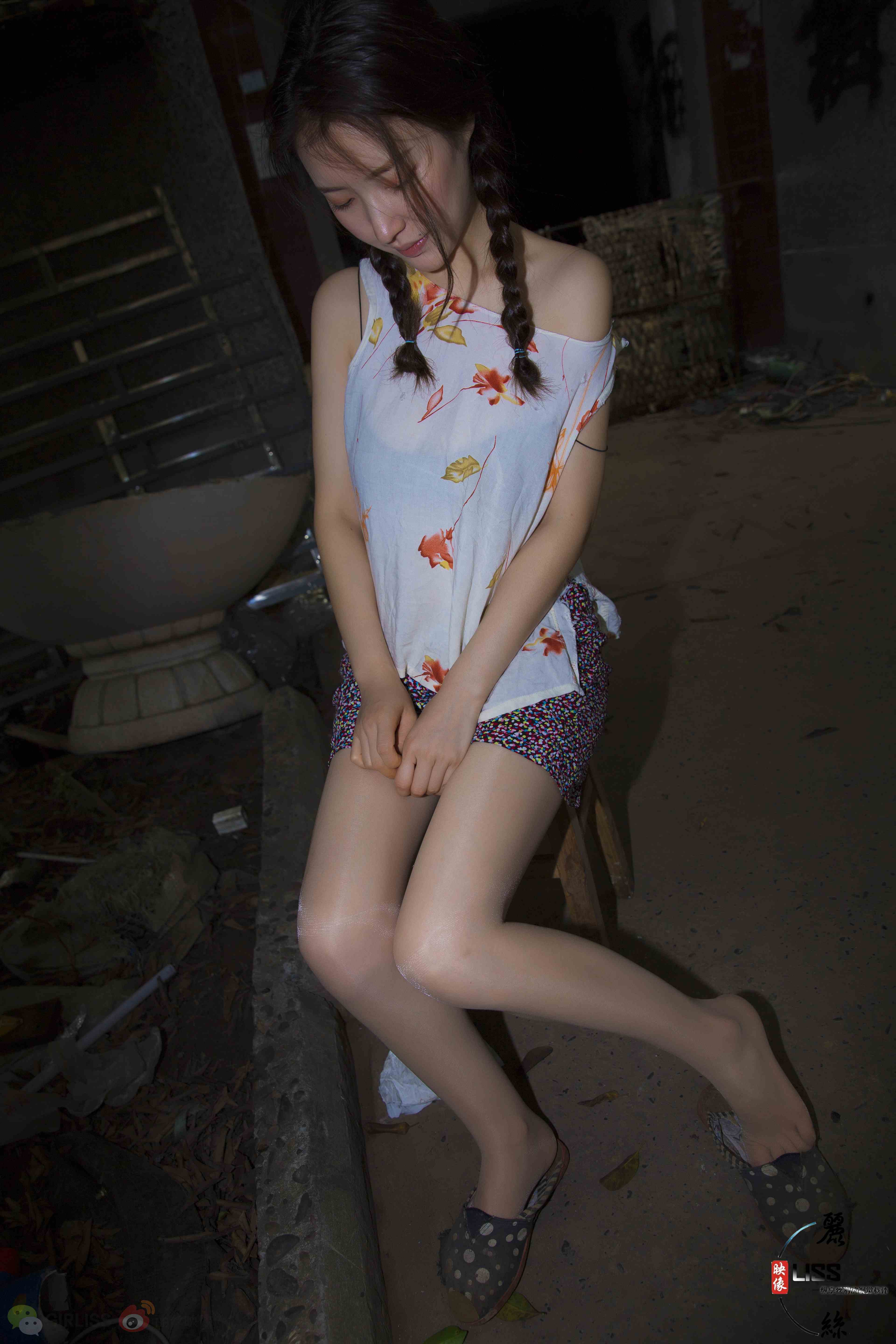 China Beauty Legs and feet 681