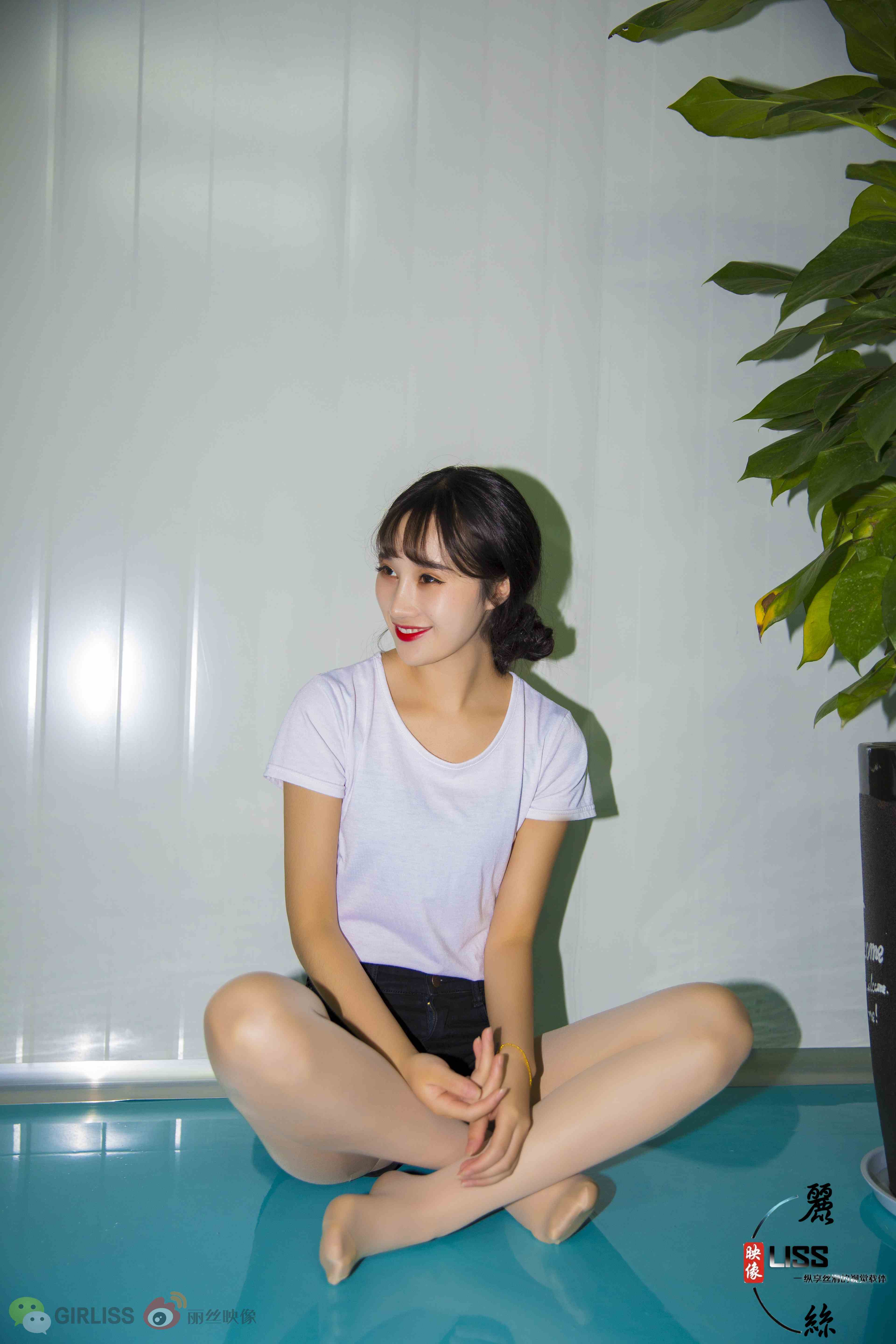 China Beauty Legs and feet 682