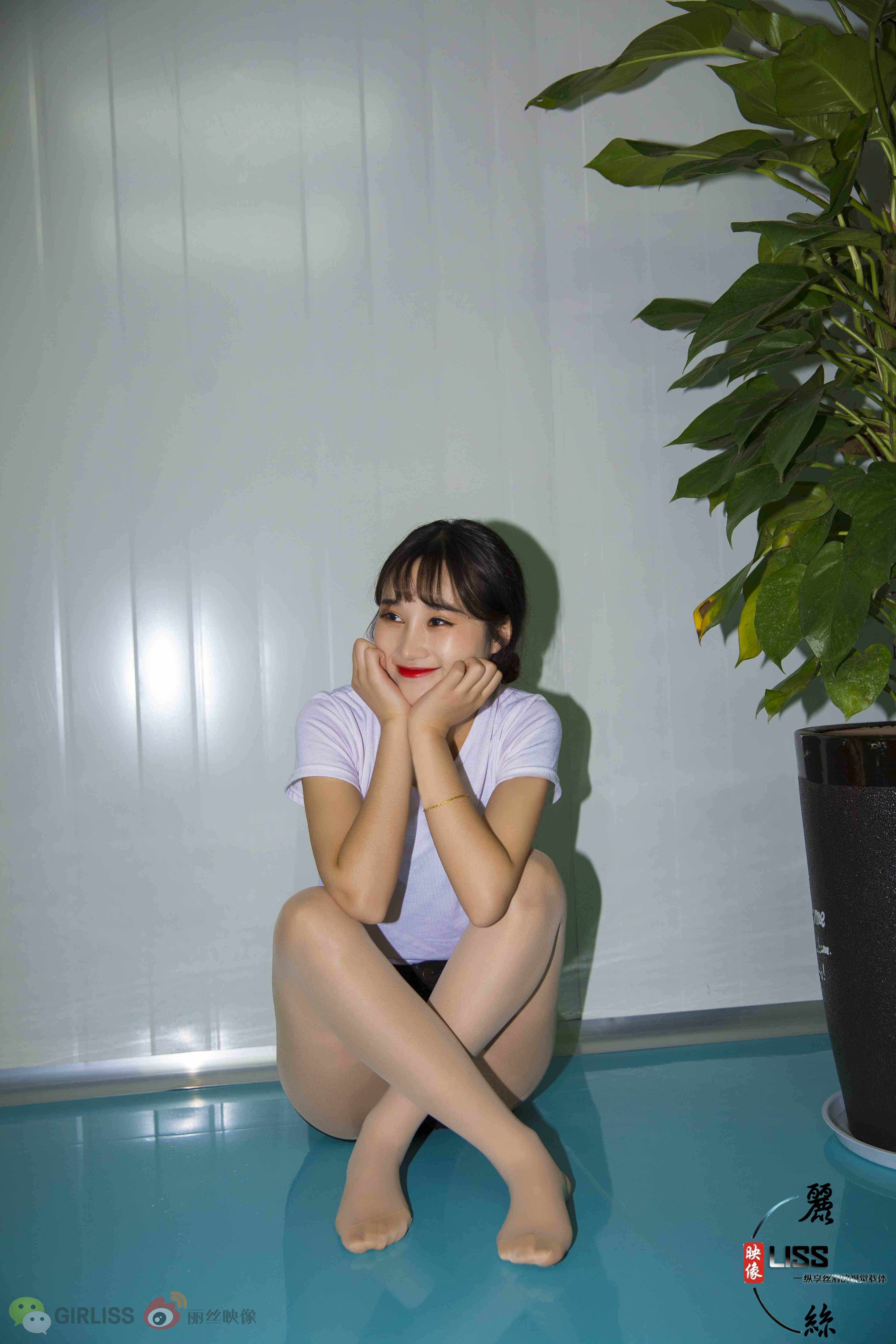 China Beauty Legs and feet 682