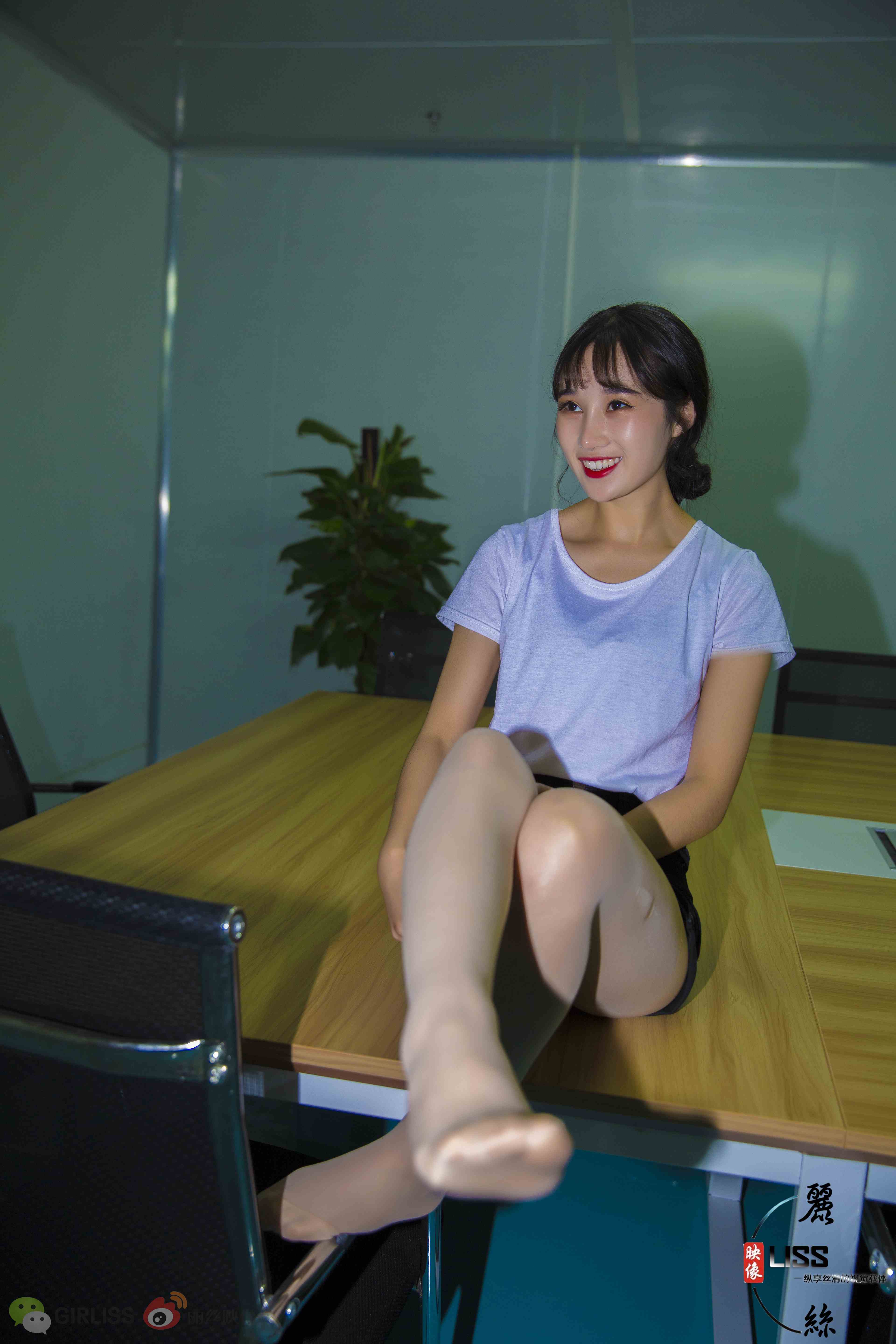 China Beauty Legs and feet 682