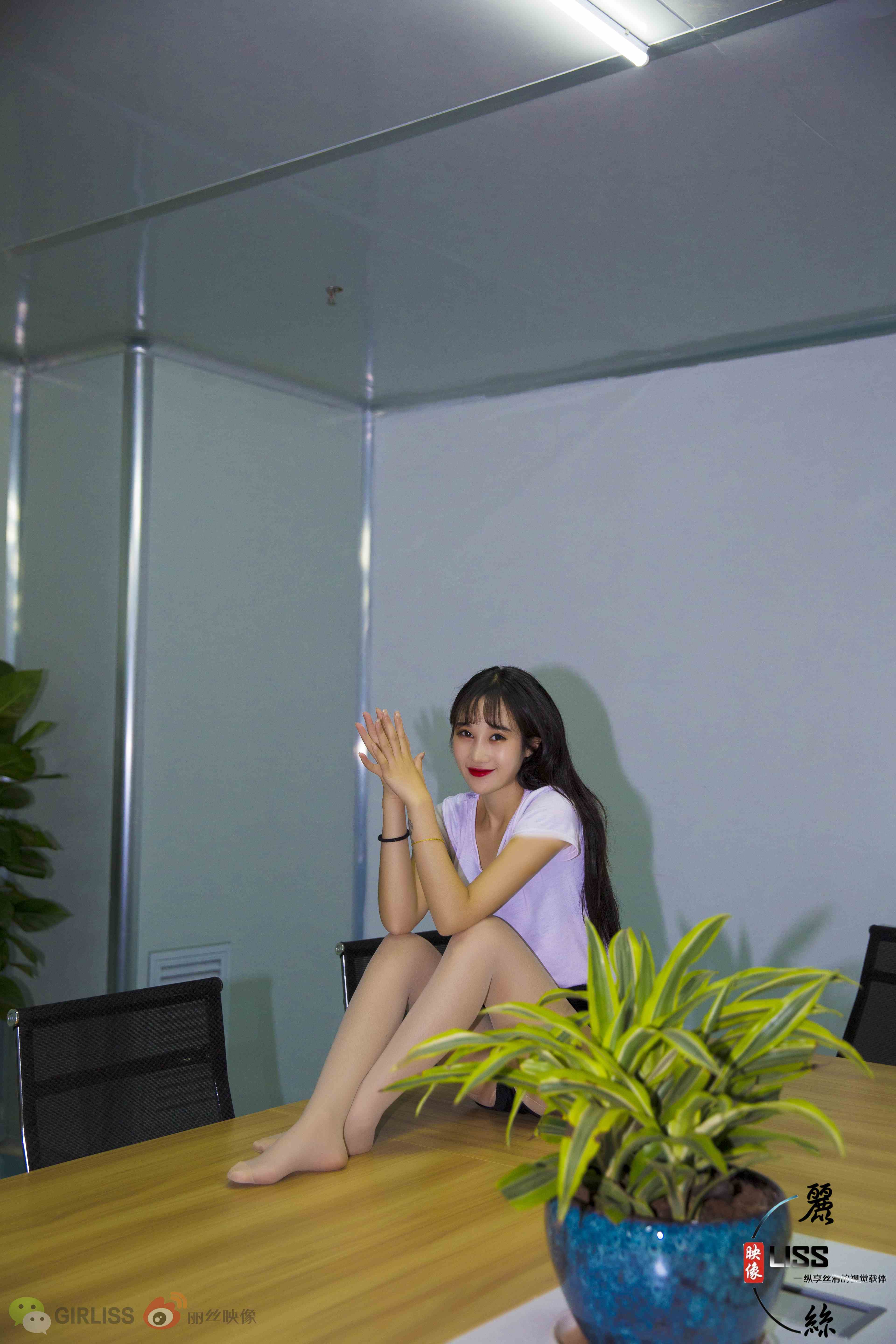 China Beauty Legs and feet 682