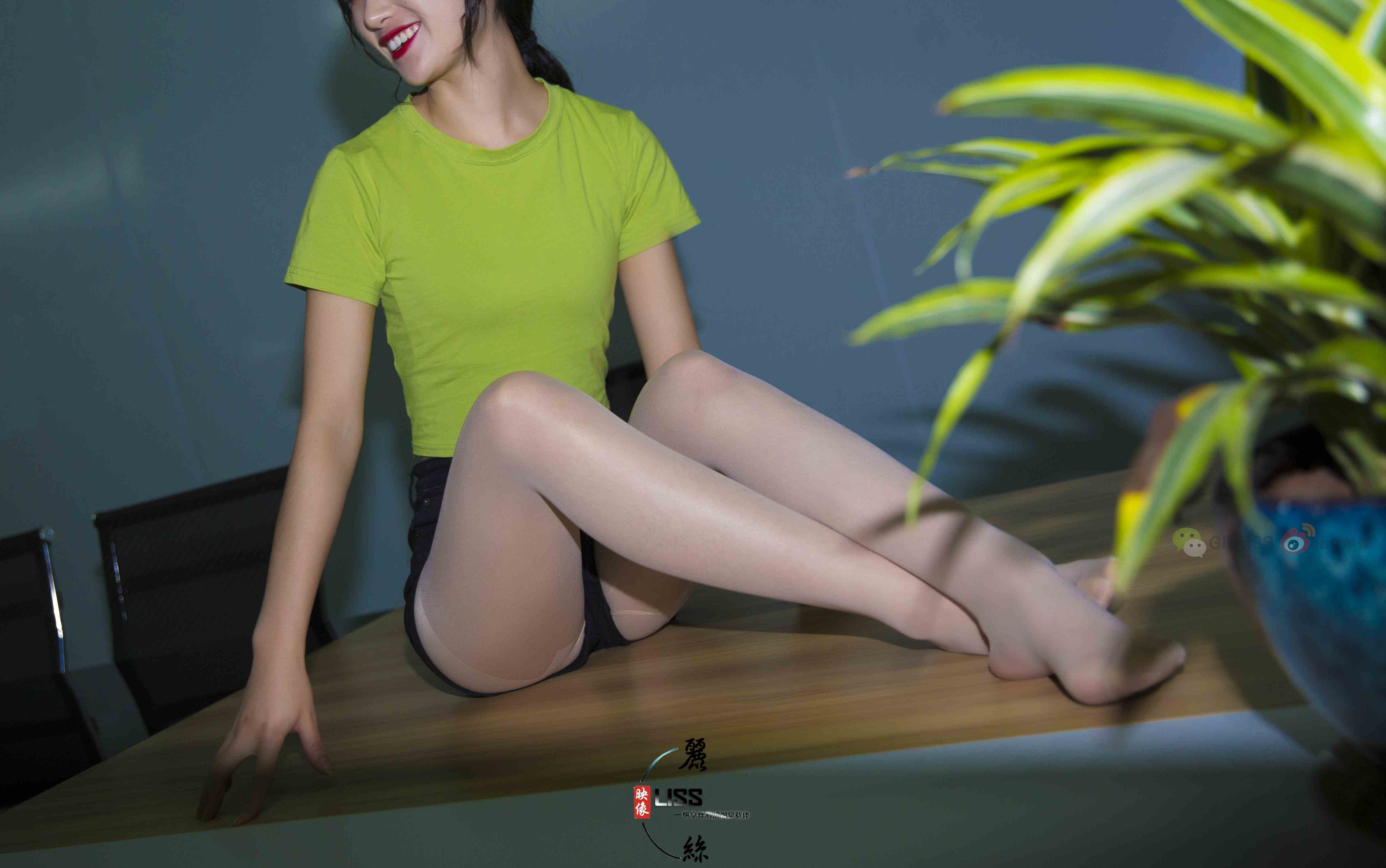 China Beauty Legs and feet 683