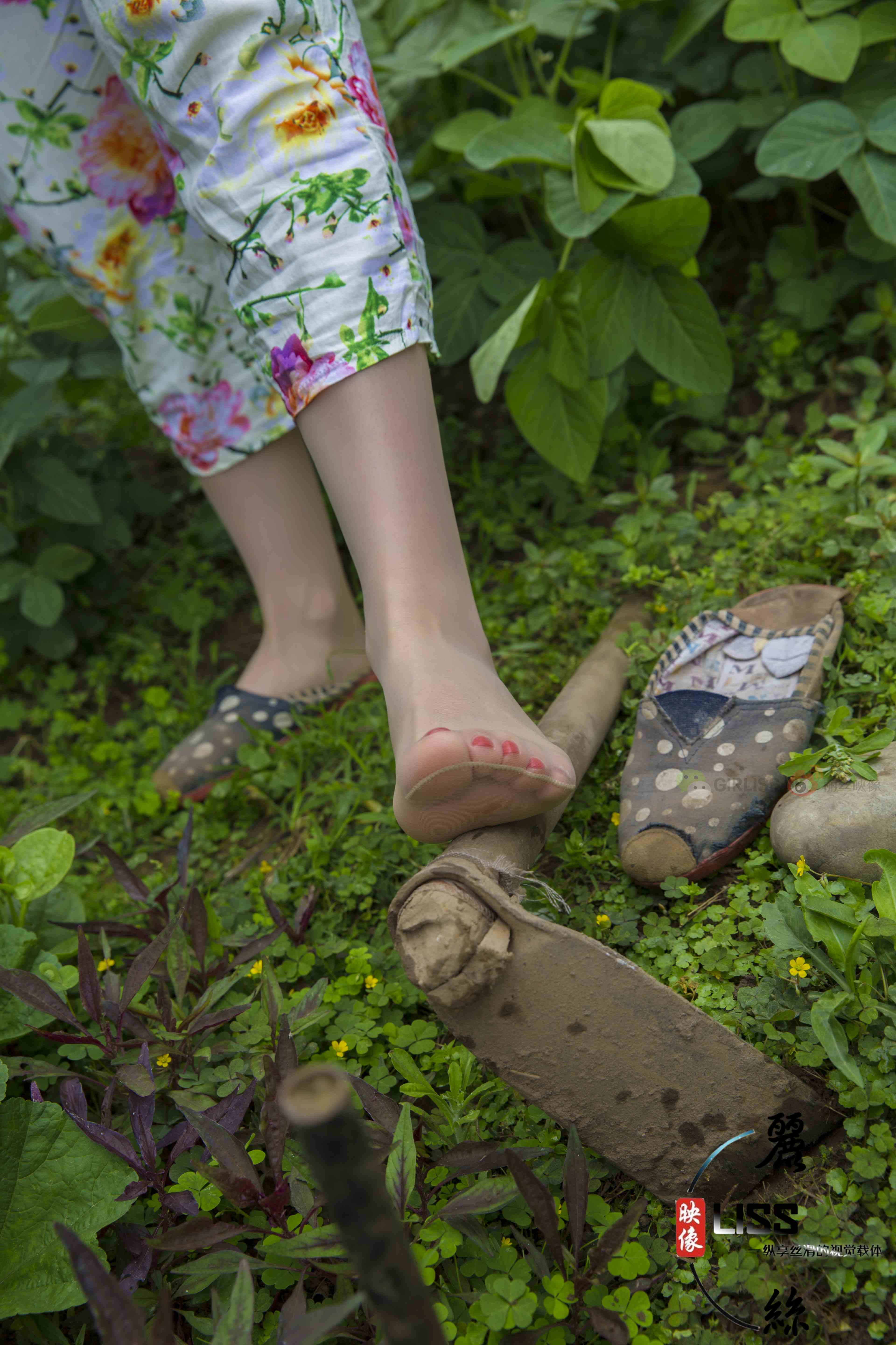 China Beauty Legs and feet 687