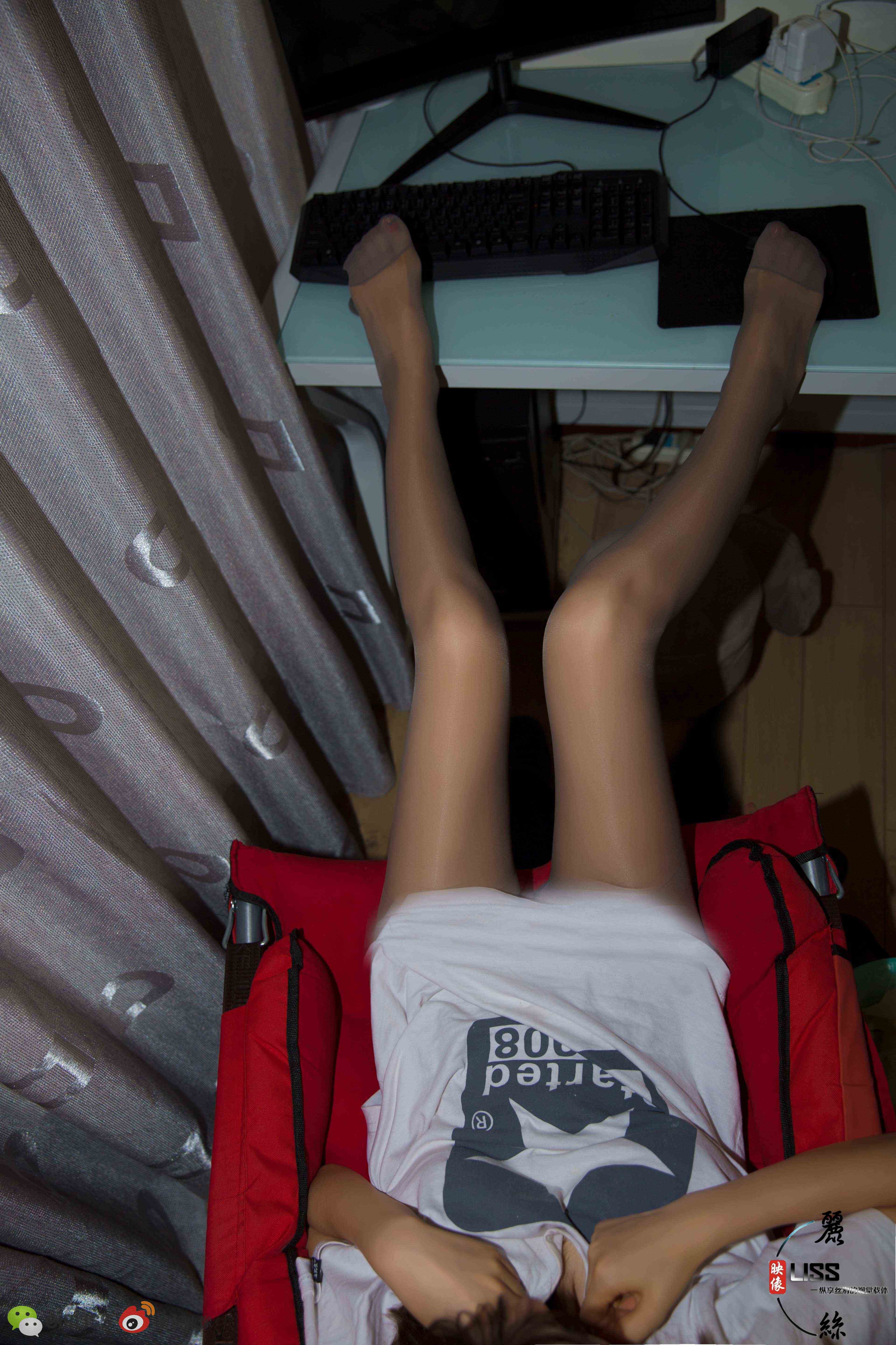 China Beauty Legs and feet 695