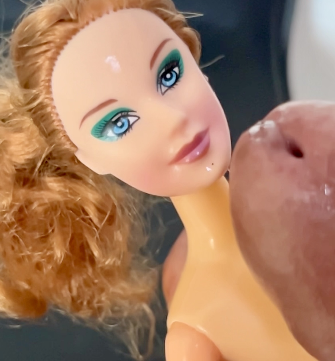 Slut faced Secondhand Barbie gets precum and cumshot facial