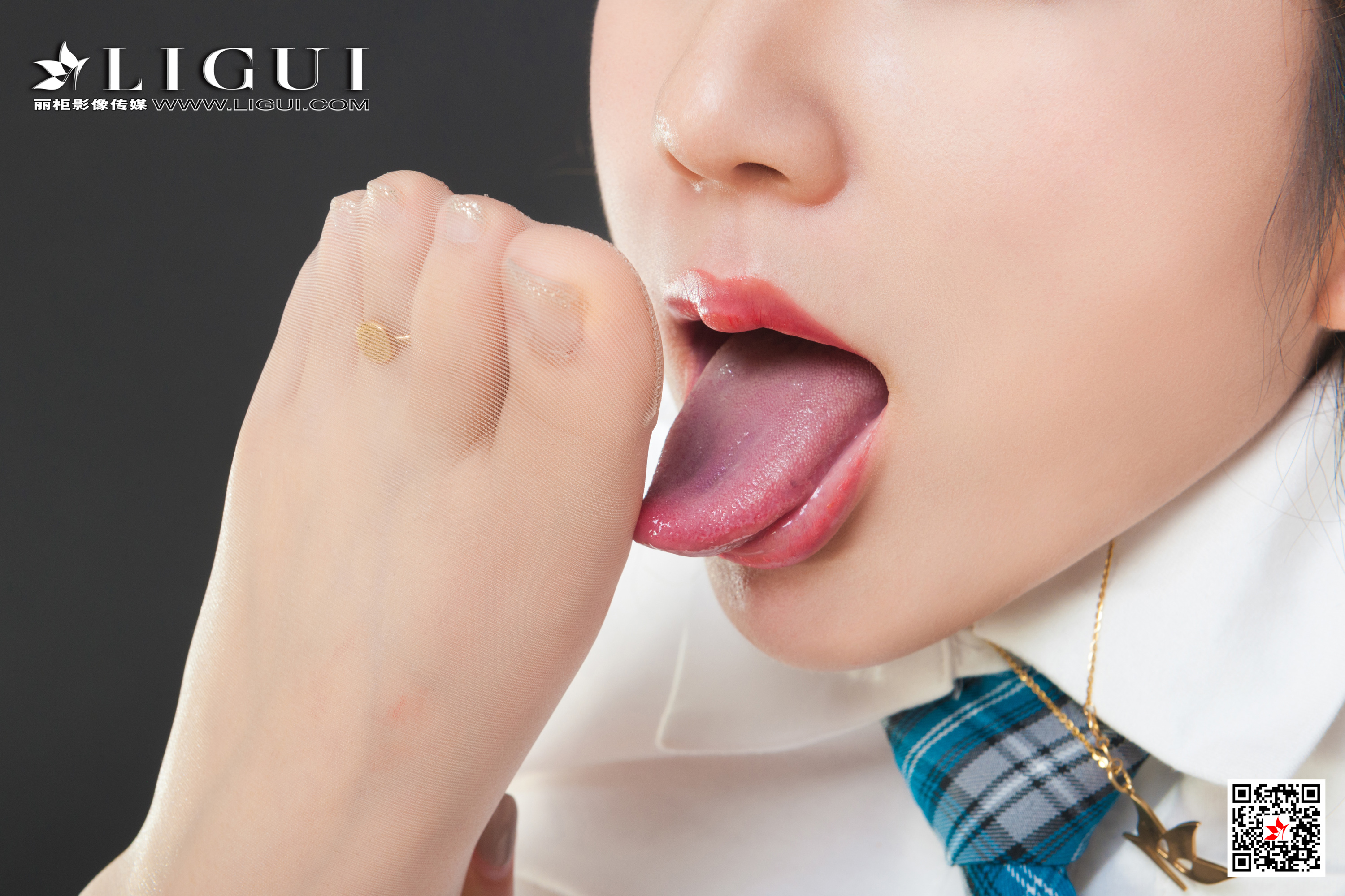 Foot Fetish Twin Flowers 92