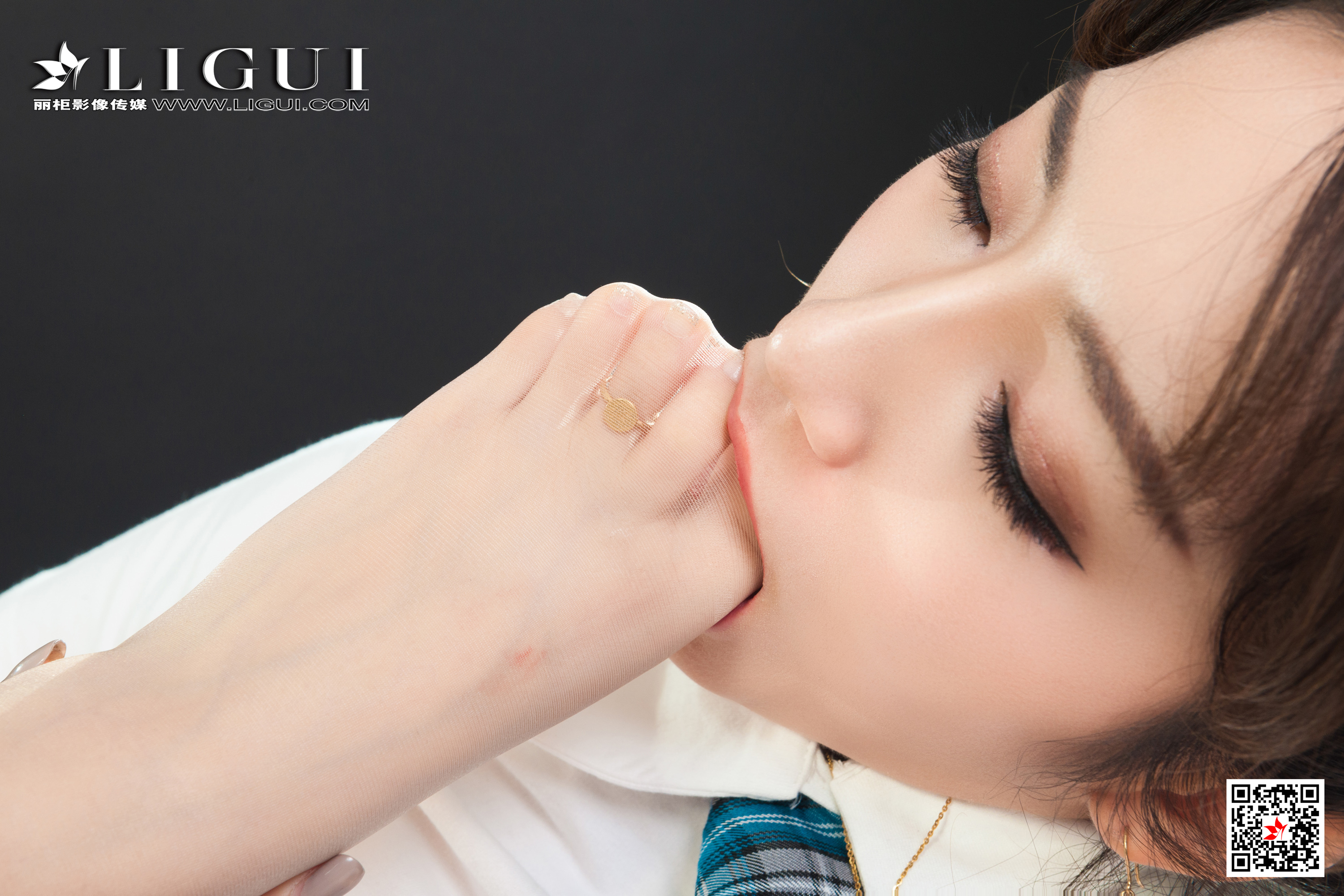 Foot Fetish Twin Flowers 92