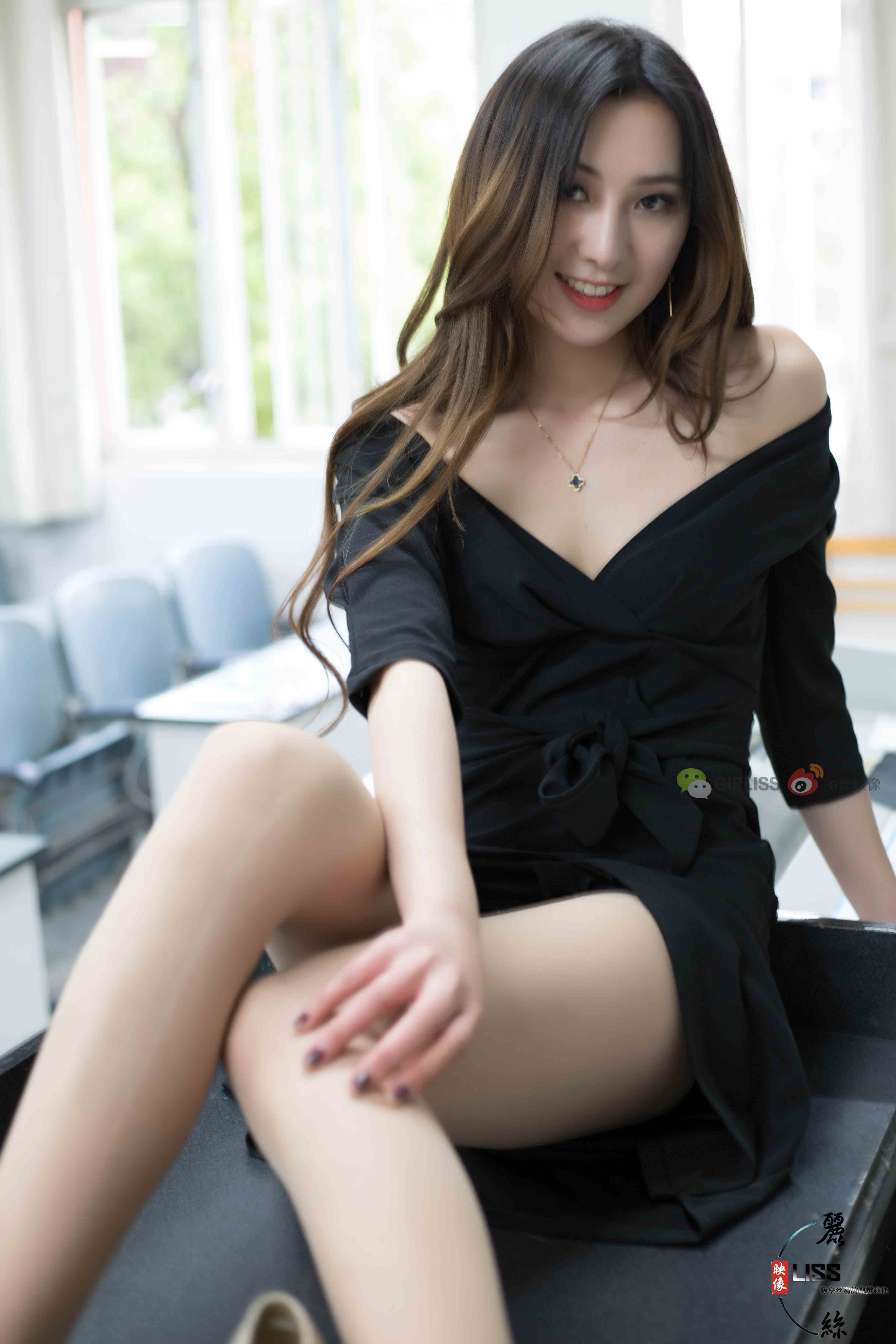 China Beauty Legs and feet 713