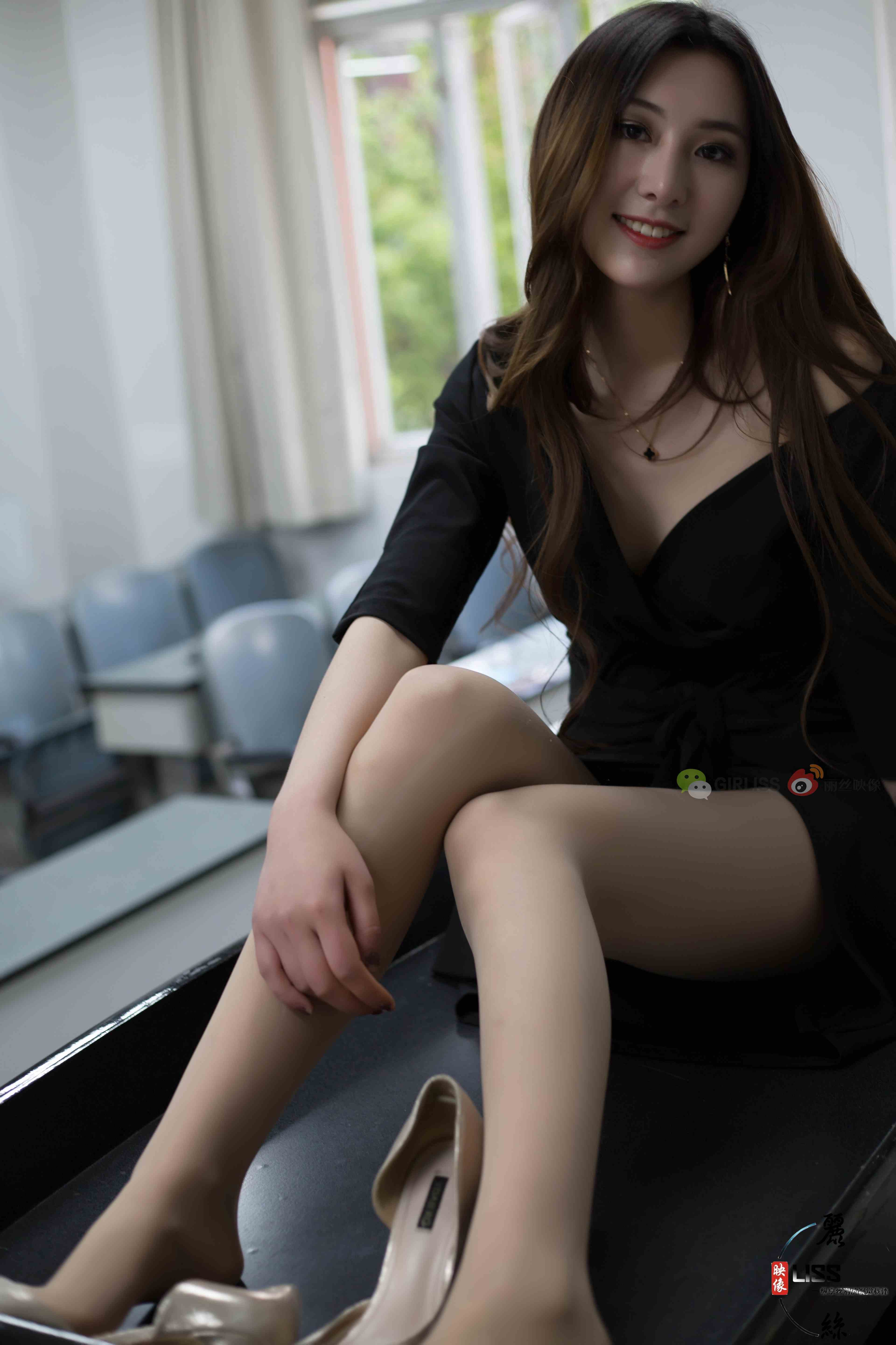 China Beauty Legs and feet 713