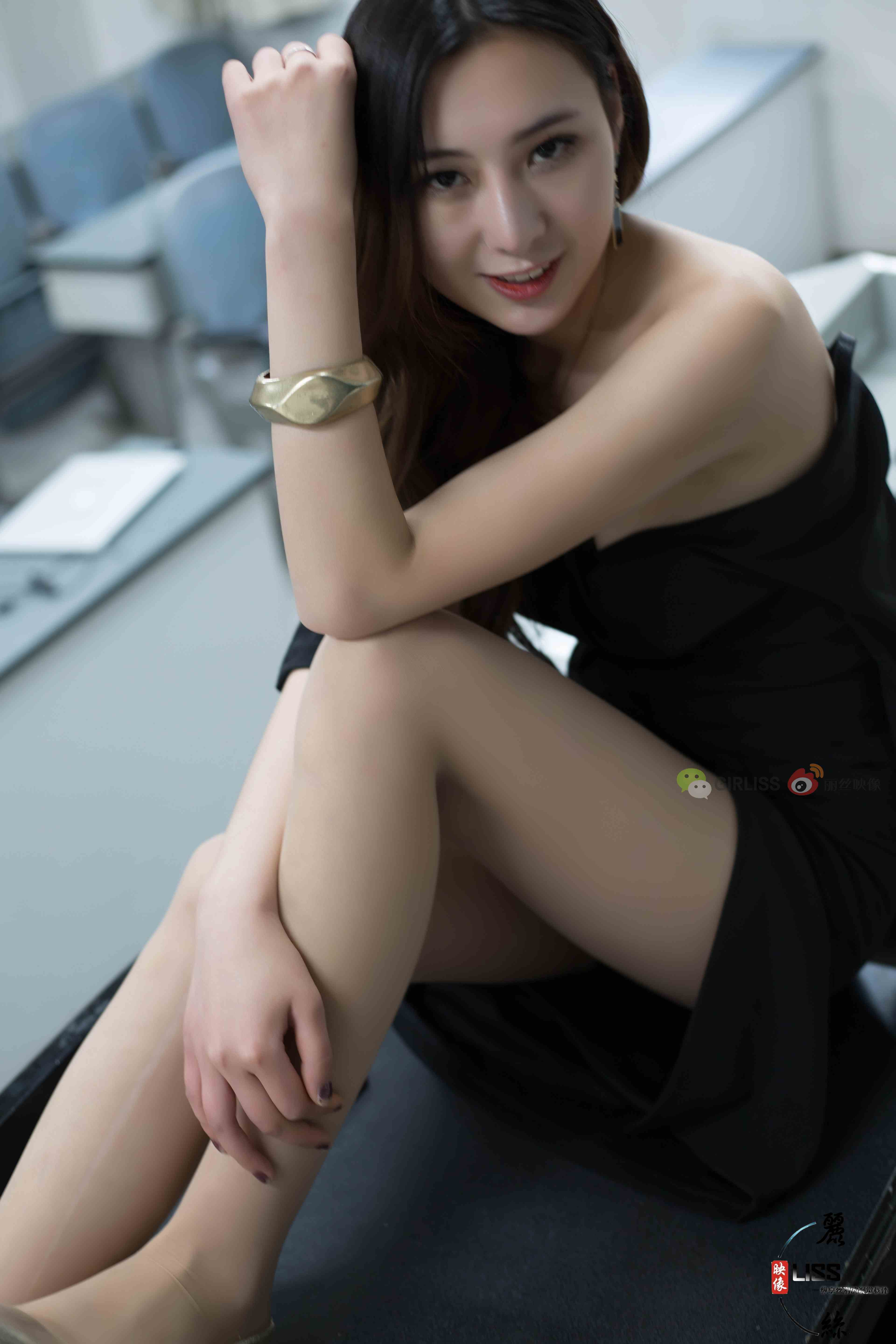China Beauty Legs and feet 713