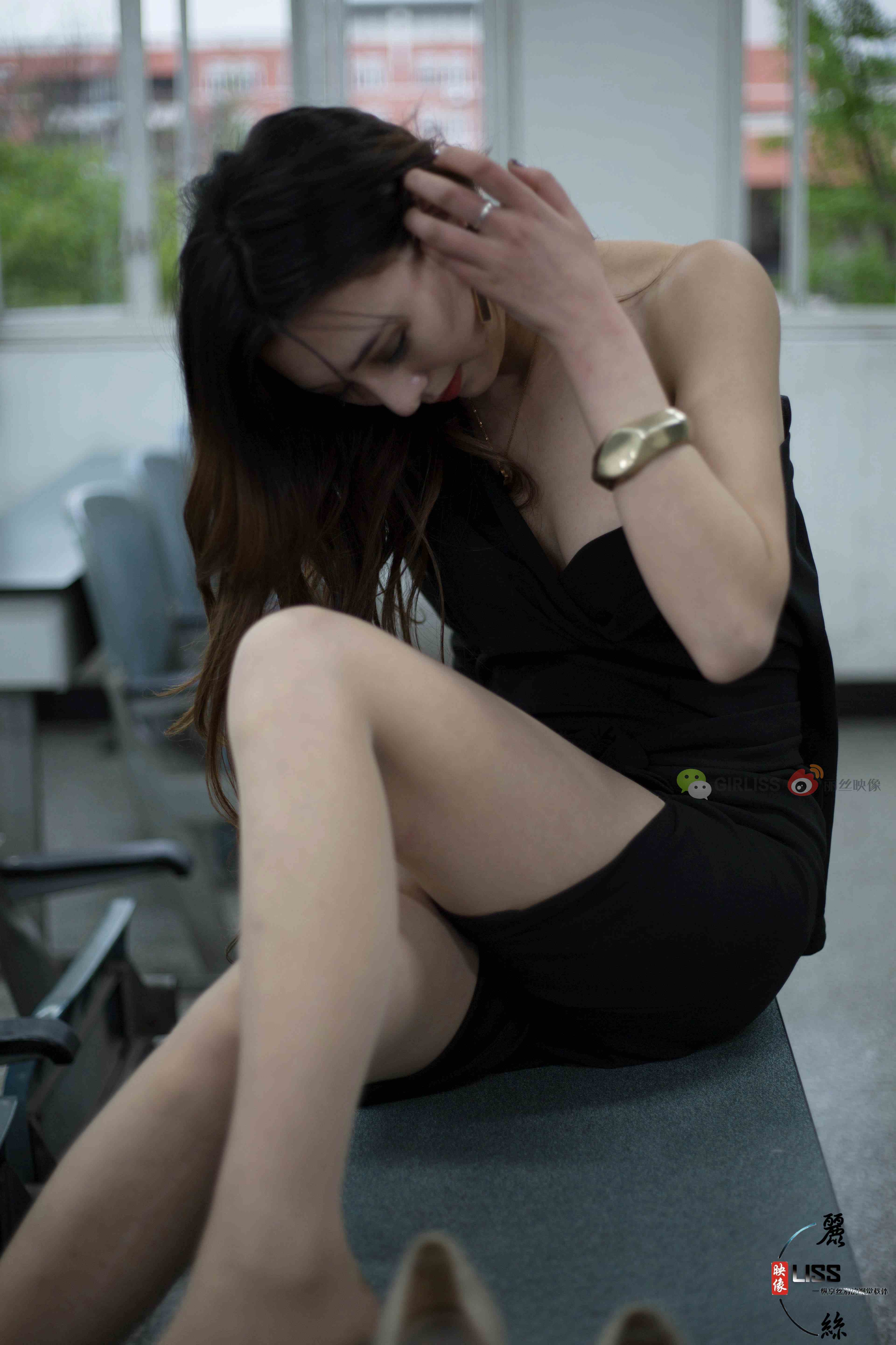 China Beauty Legs and feet 713