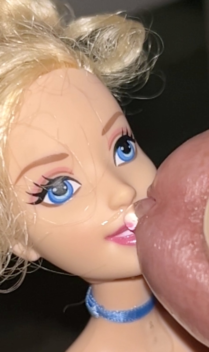 Naked secondhand store Barbie  precum and cumshot