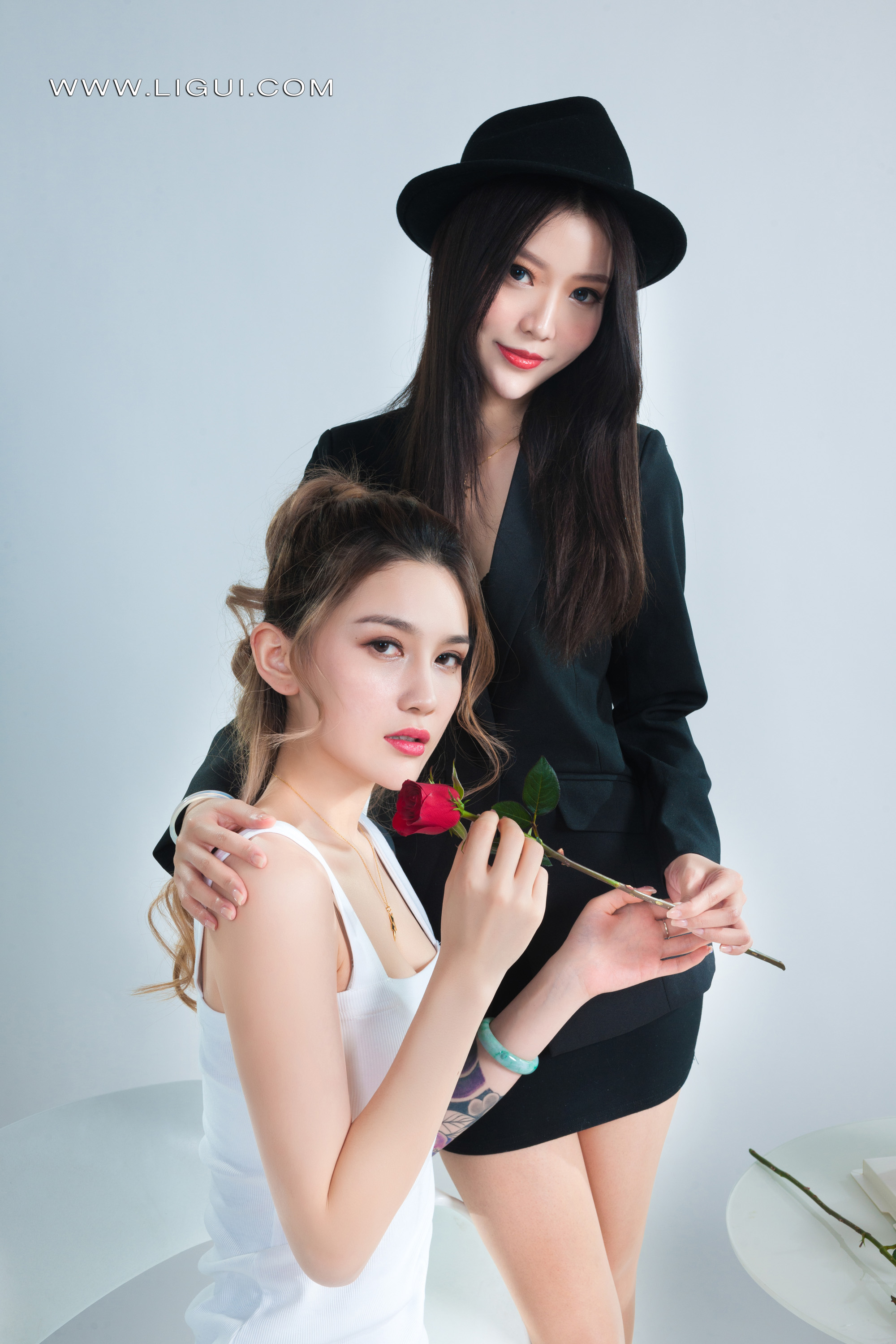 Foot Fetish Twin Flowers 94