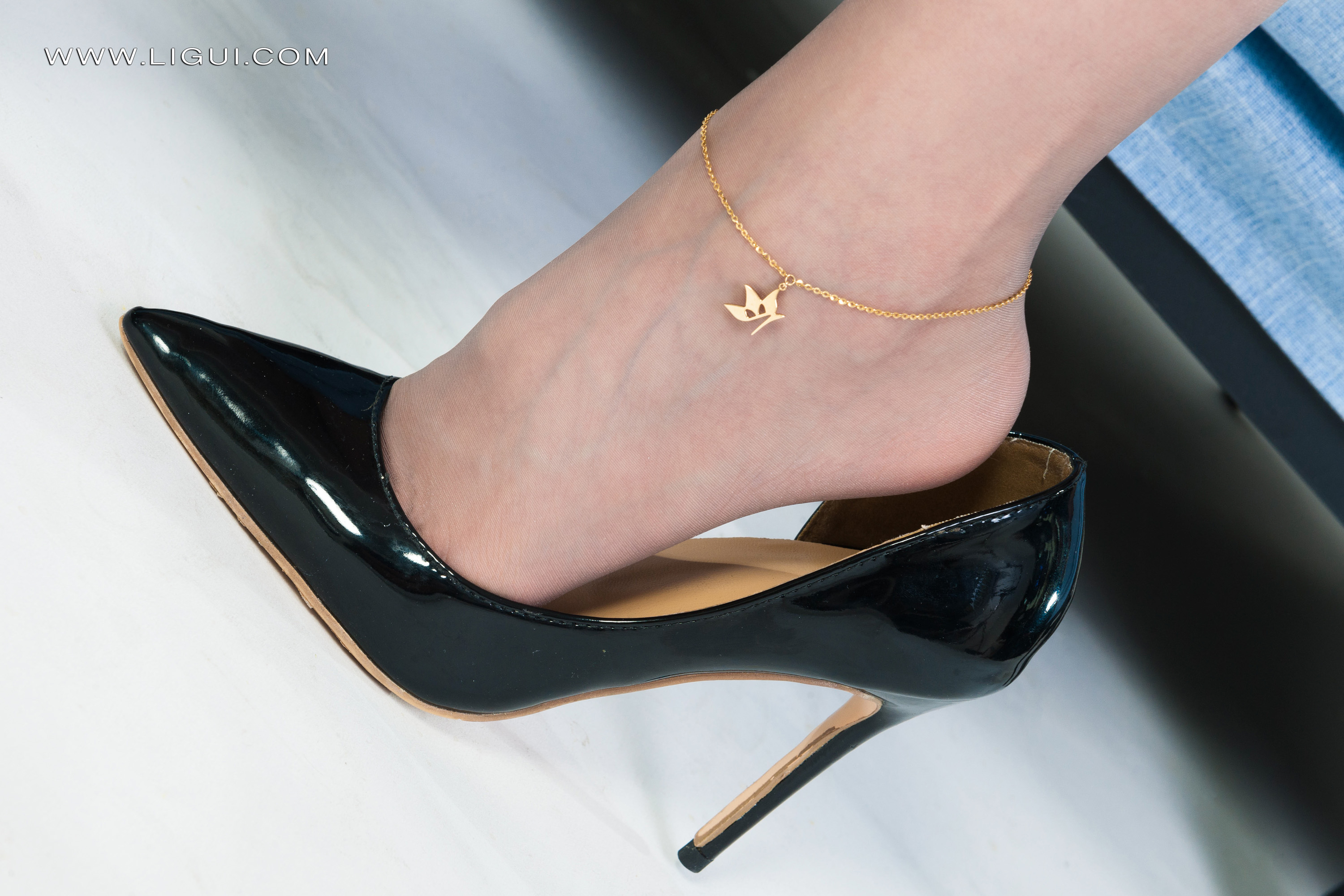 Foot Fetish Twin Flowers 95