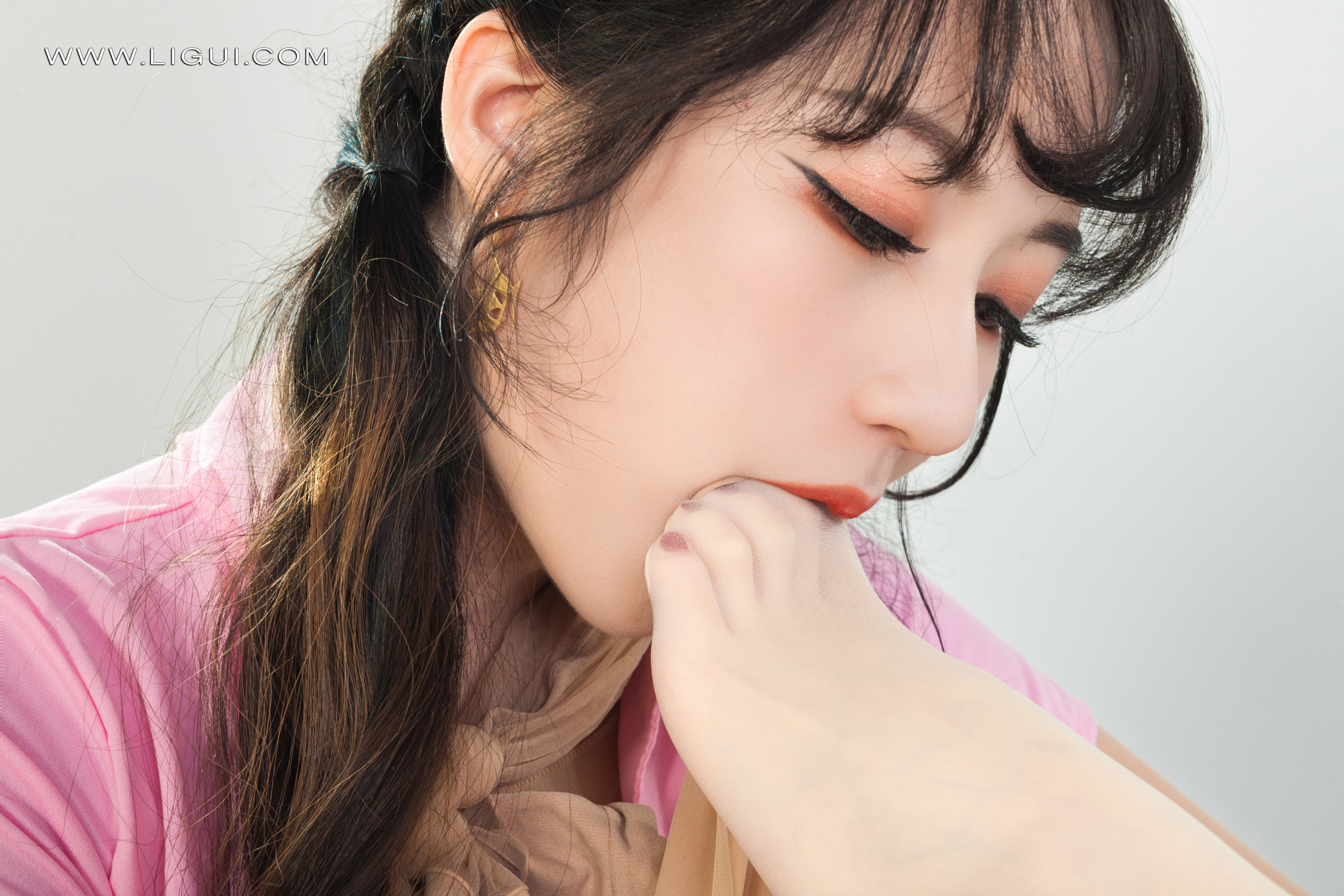 Foot Fetish Twin Flowers 97