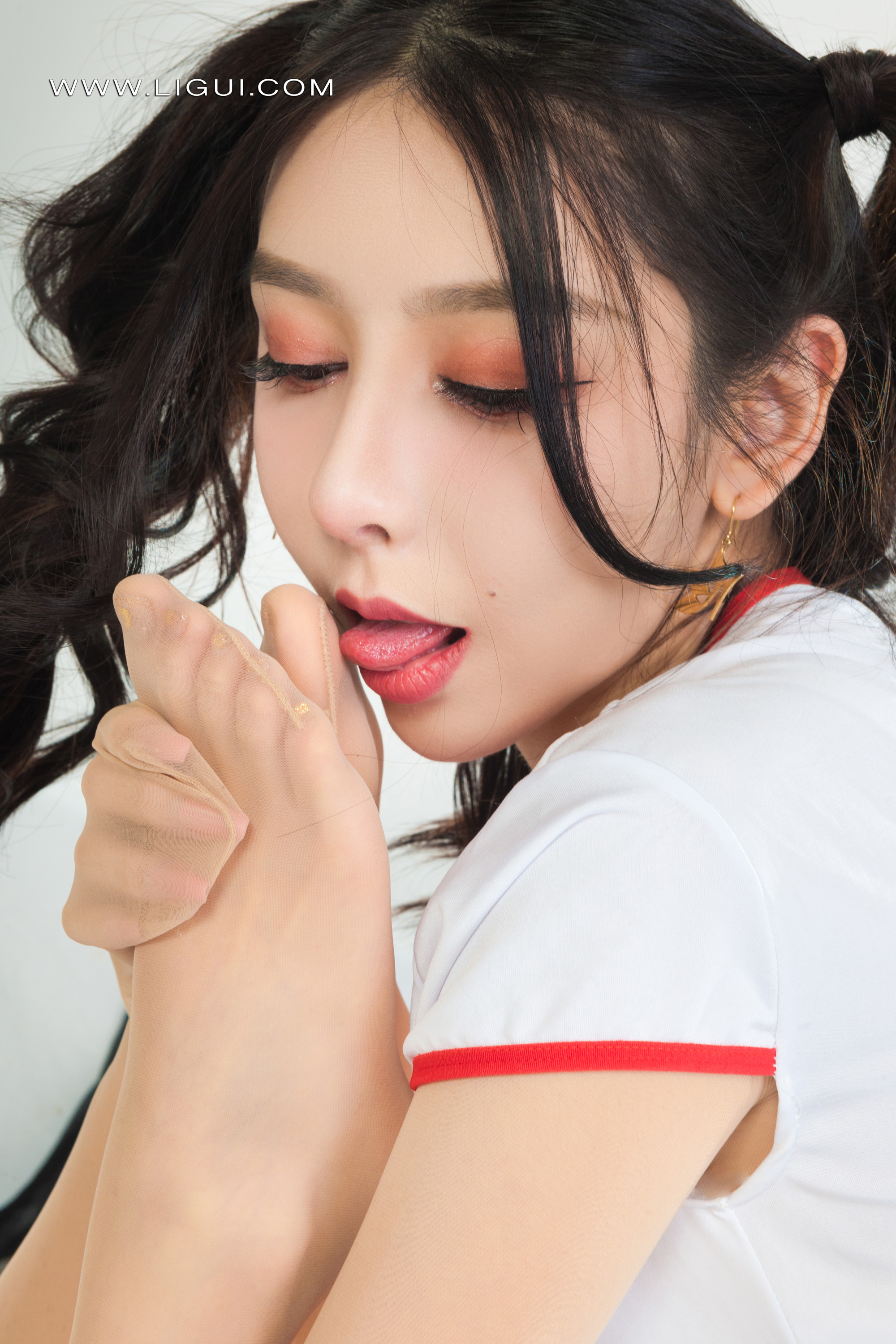 Foot Fetish Twin Flowers 97