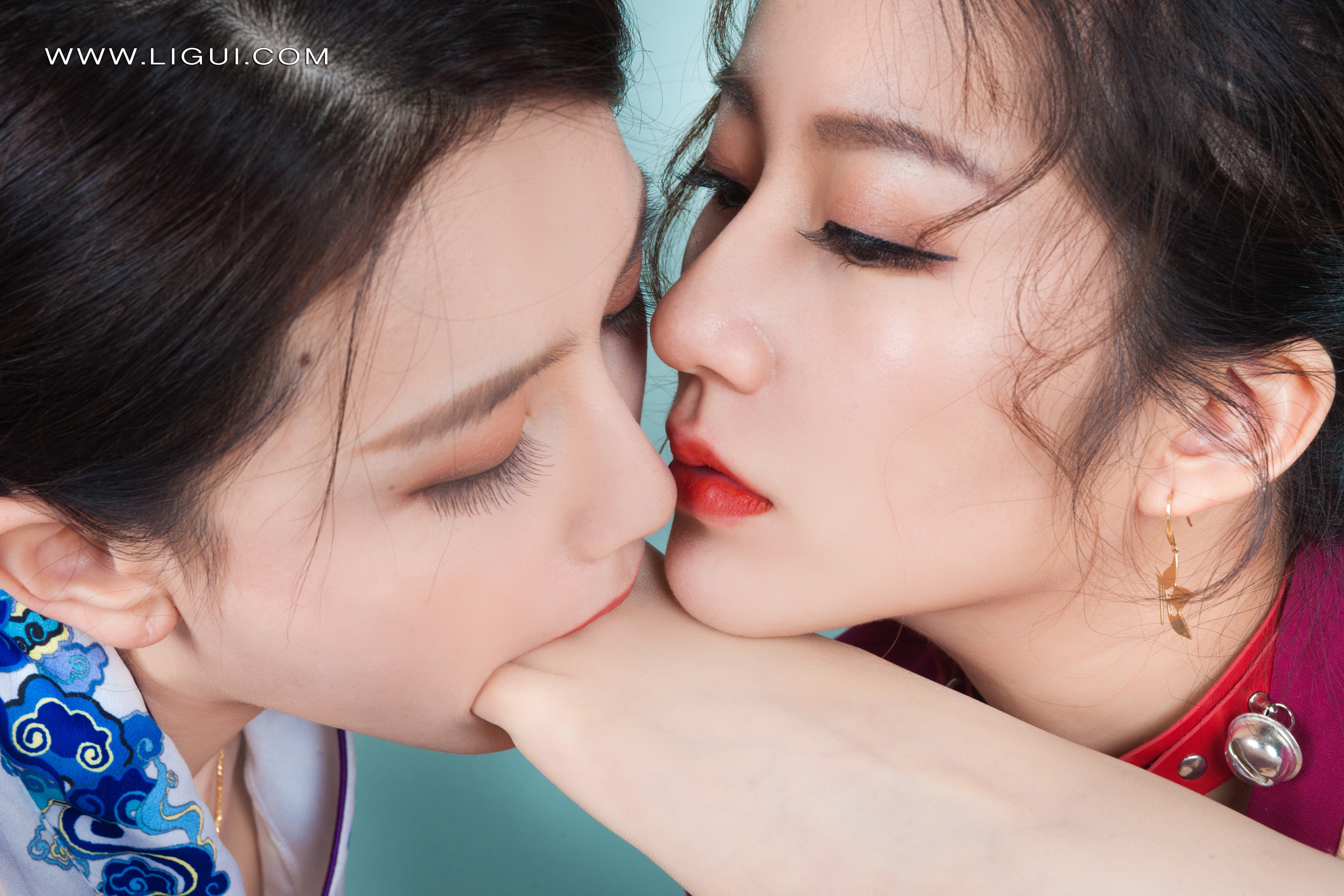 Foot Fetish Twin Flowers 98