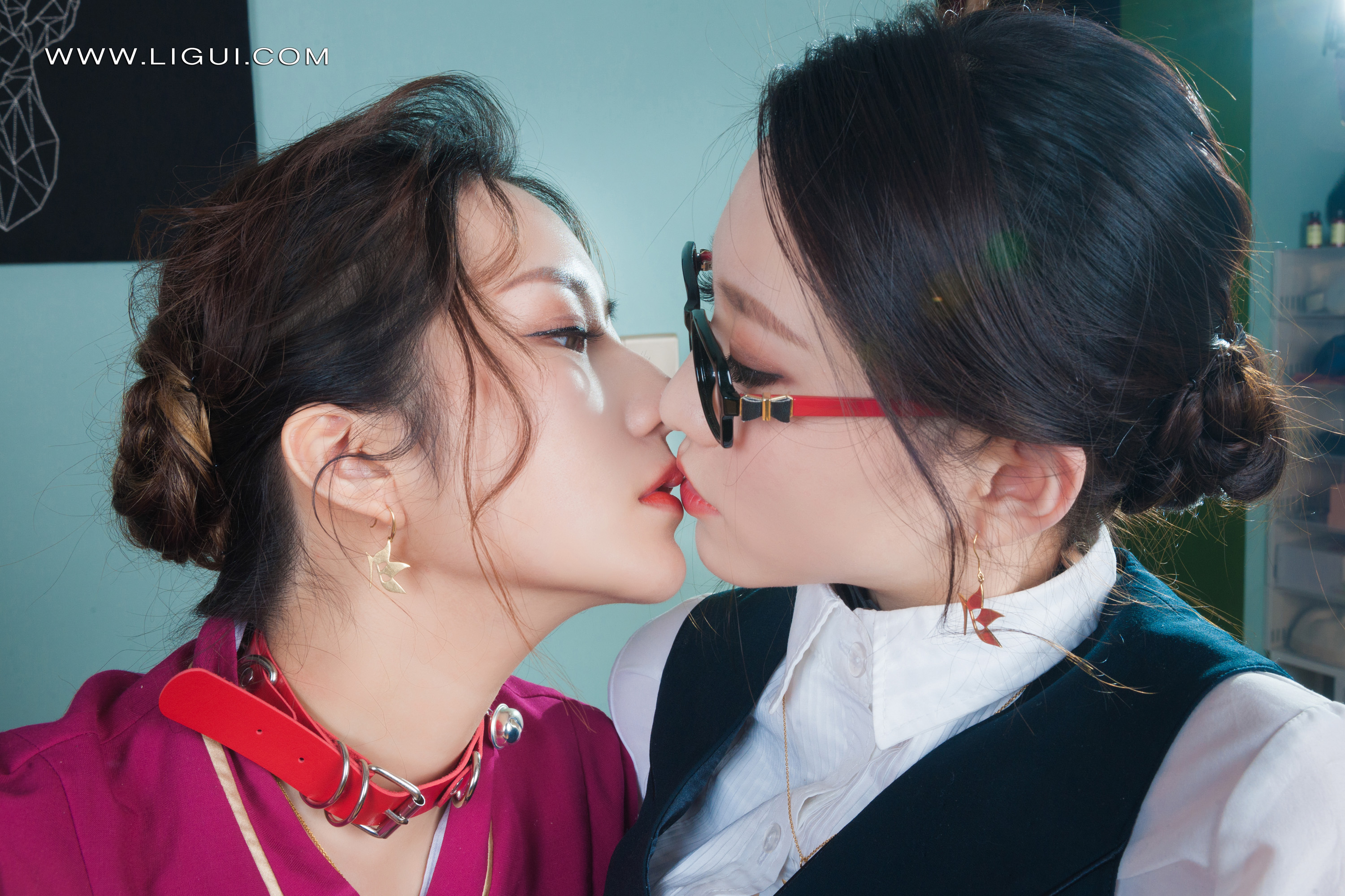 Foot Fetish Twin Flowers 98