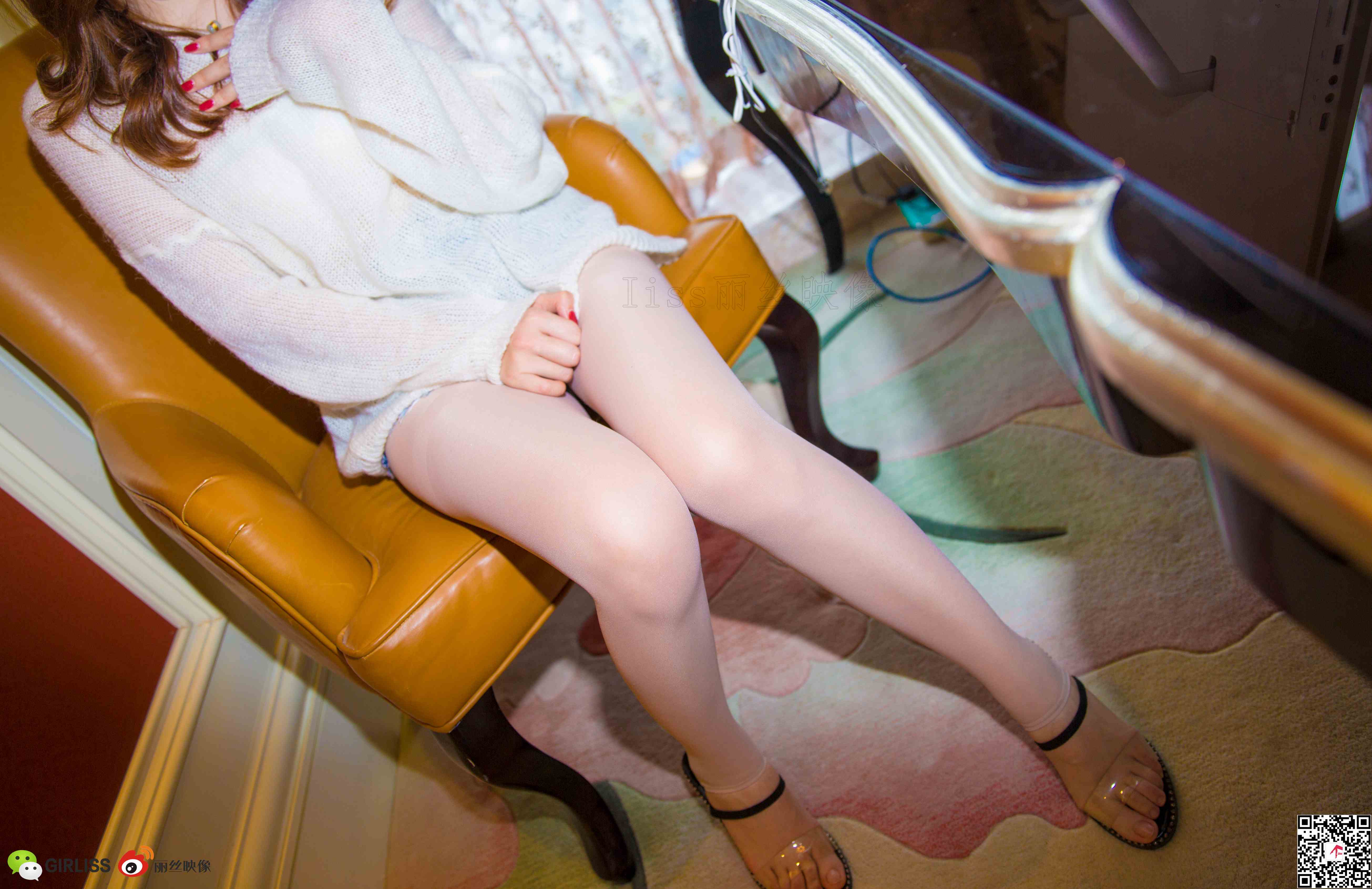 China Beauty Legs and feet 733