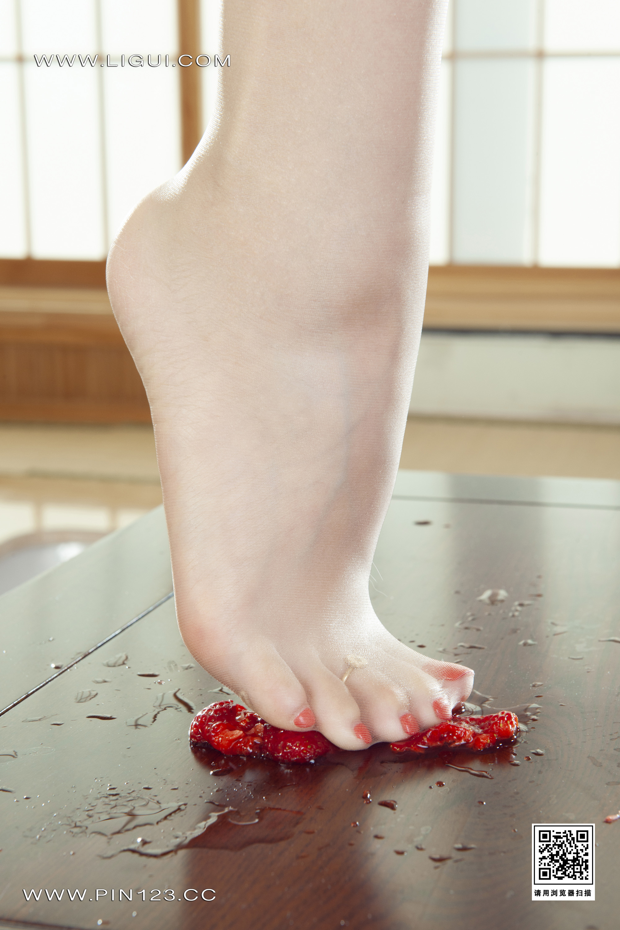 Foot Fetish Twin Flowers 99