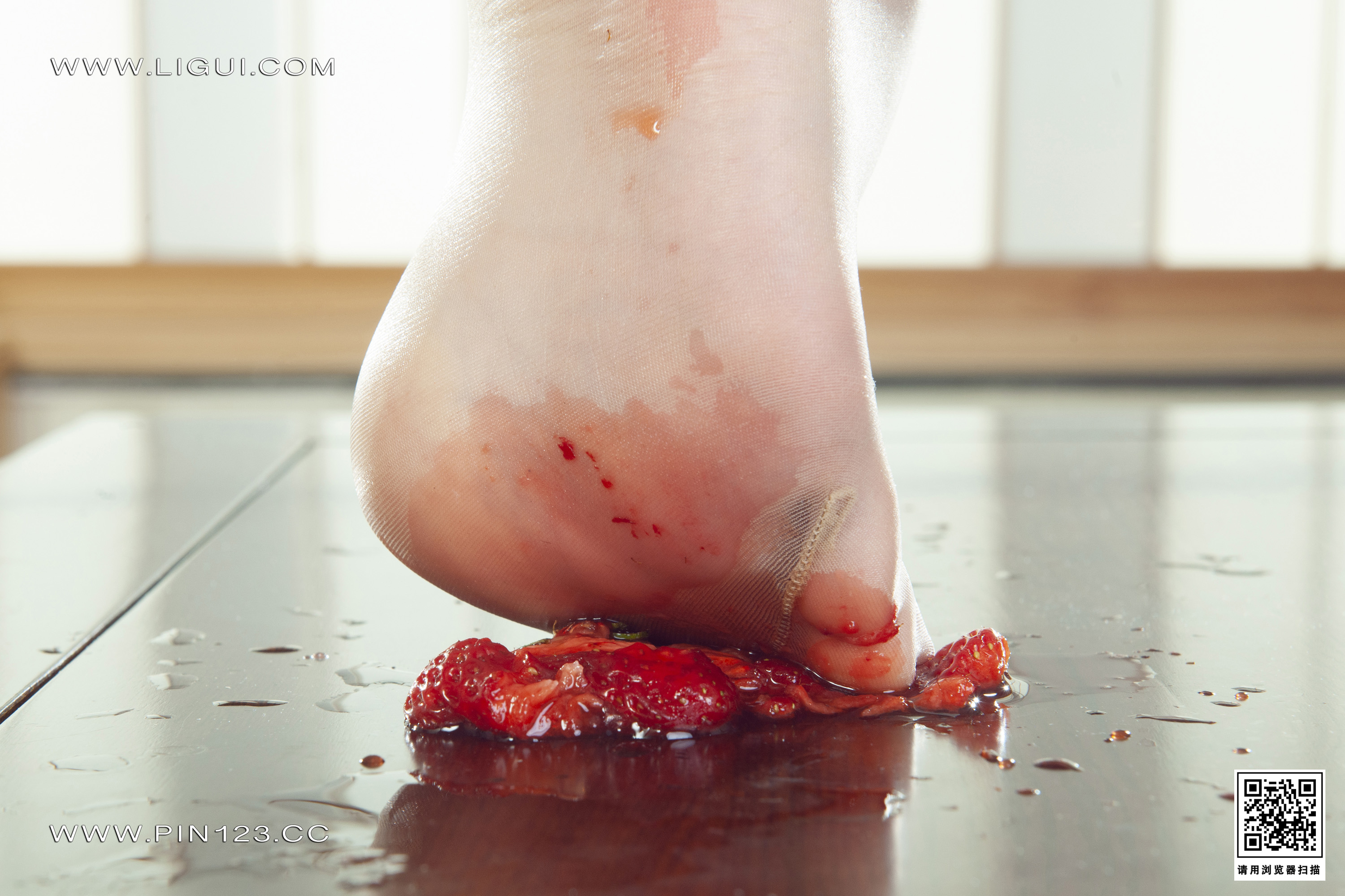 Foot Fetish Twin Flowers 99