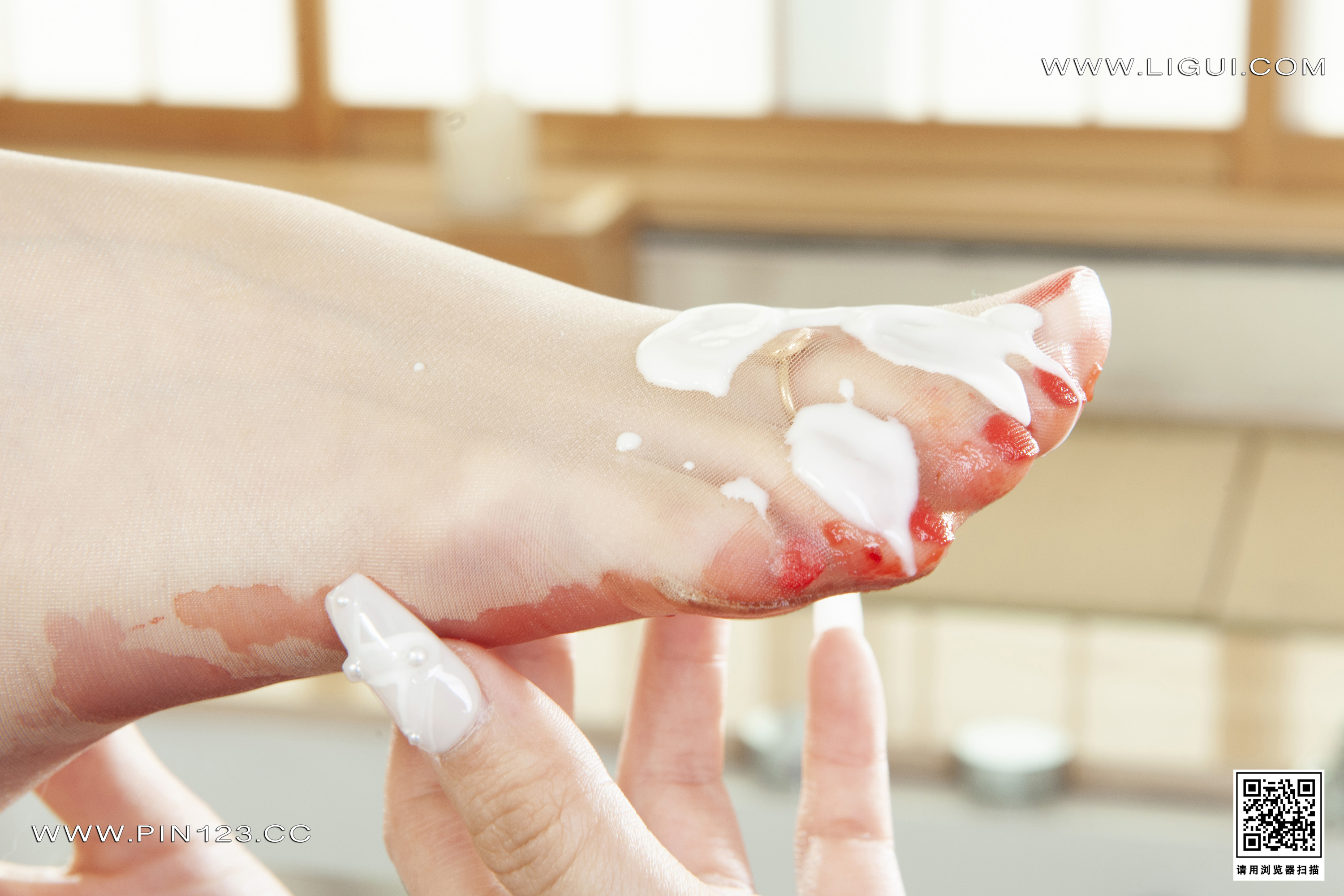 Foot Fetish Twin Flowers 99