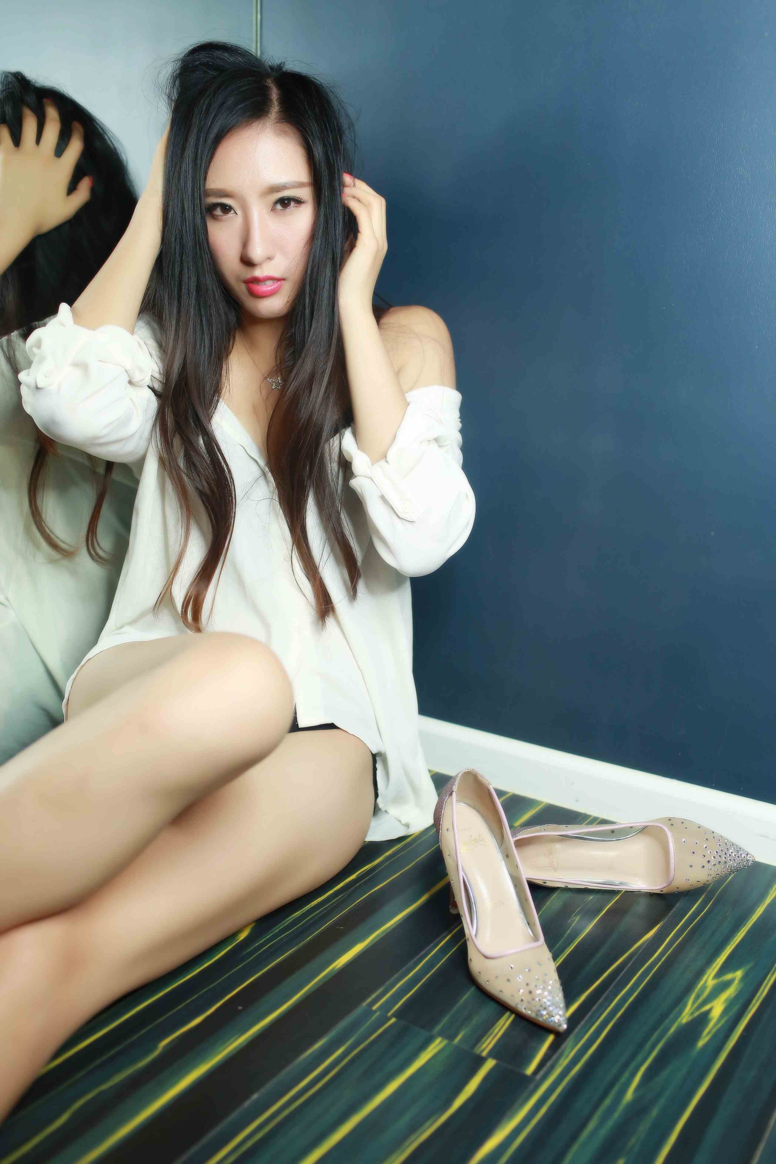 China Beauty Legs and feet 744