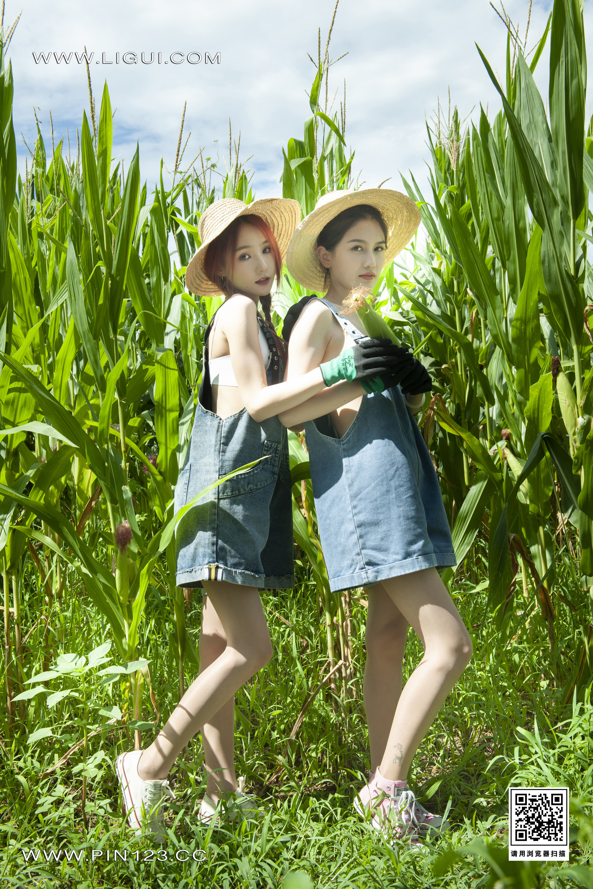 Foot Fetish Twin Flowers 102