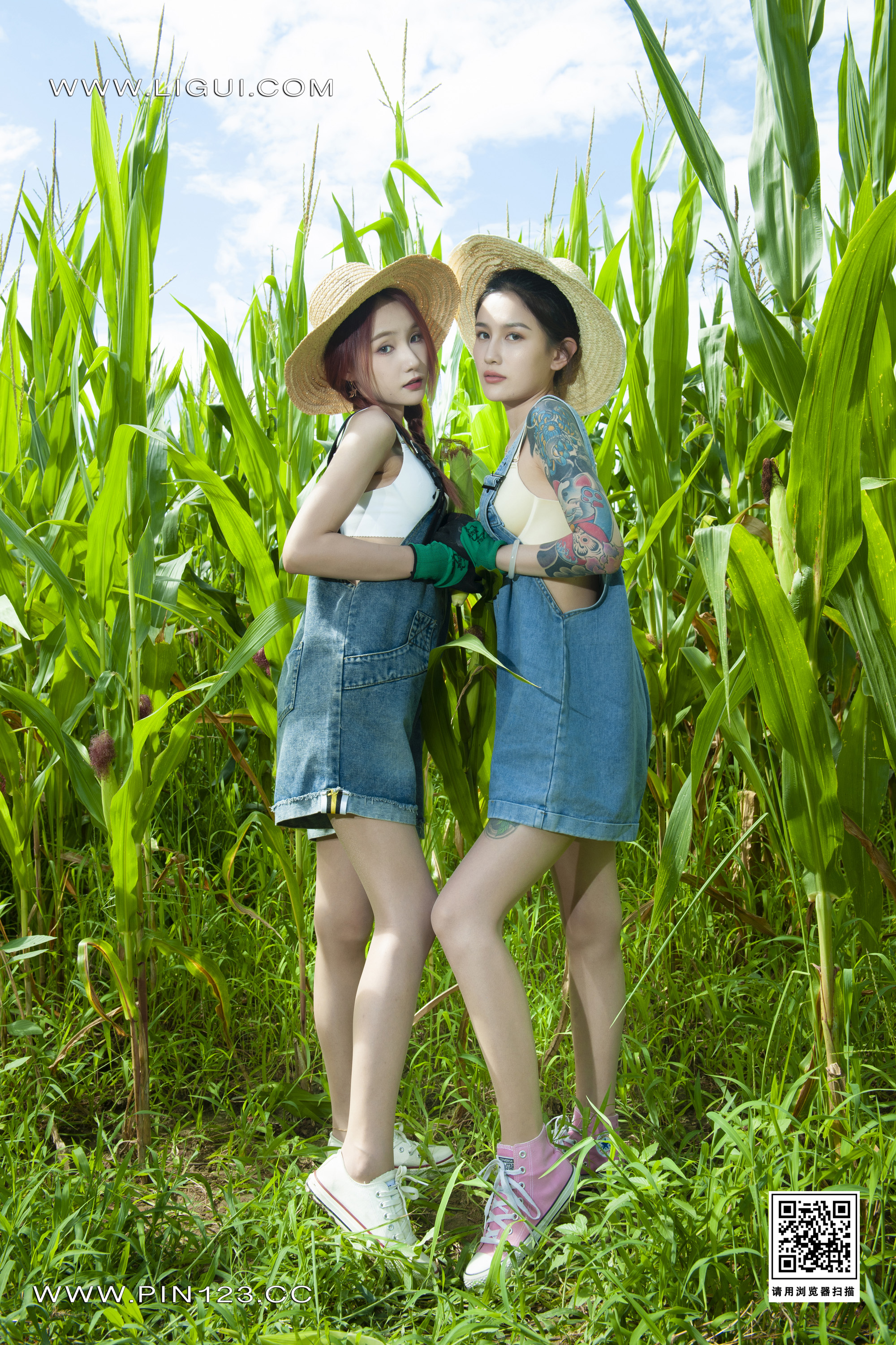 Foot Fetish Twin Flowers 102