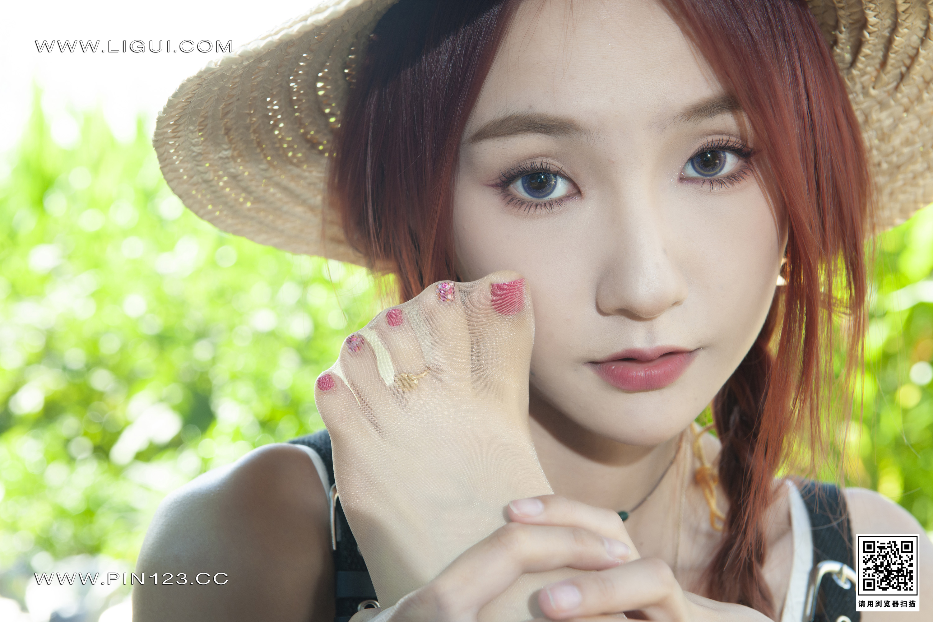 Foot Fetish Twin Flowers 102