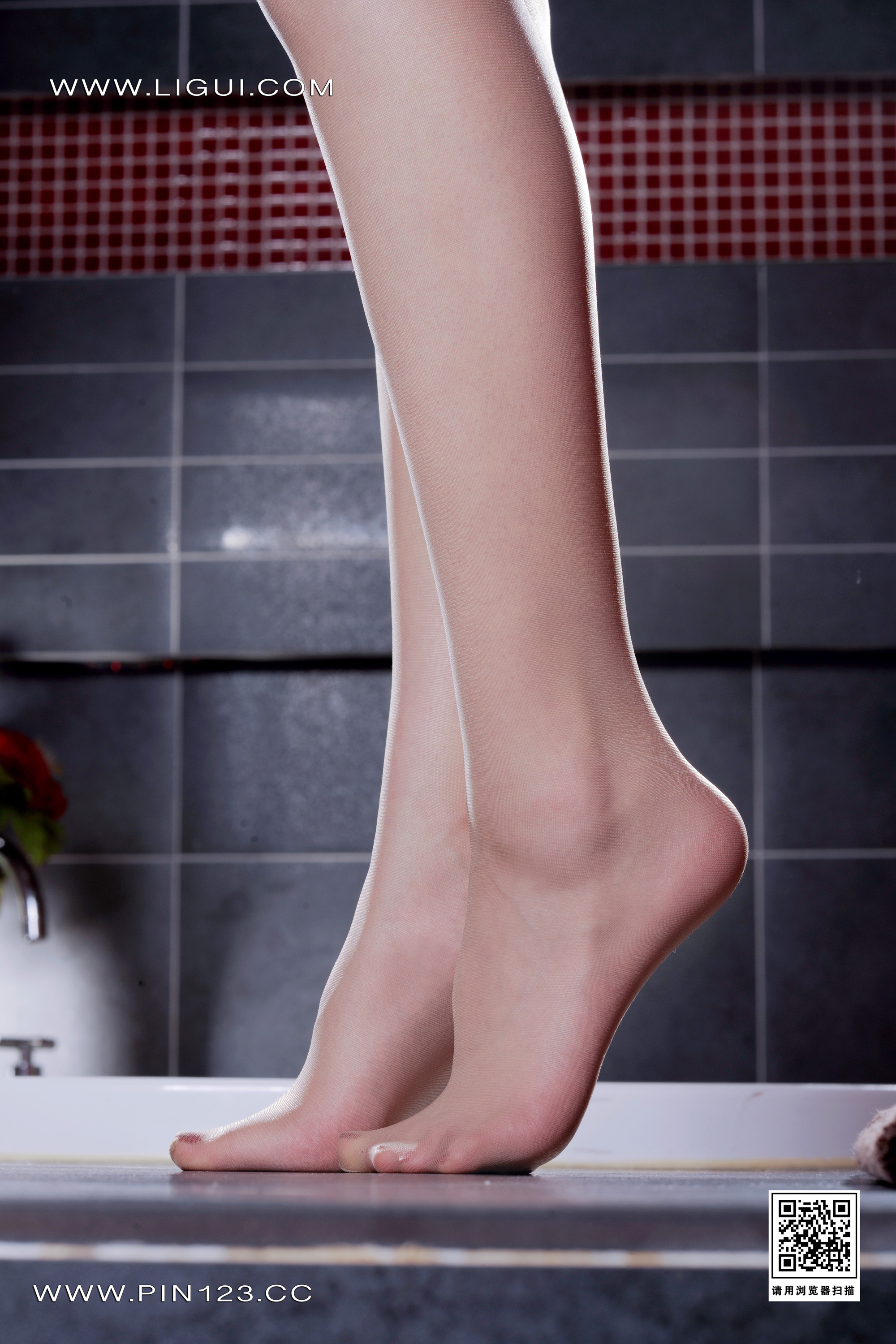 Foot Fetish Twin Flowers 103-1