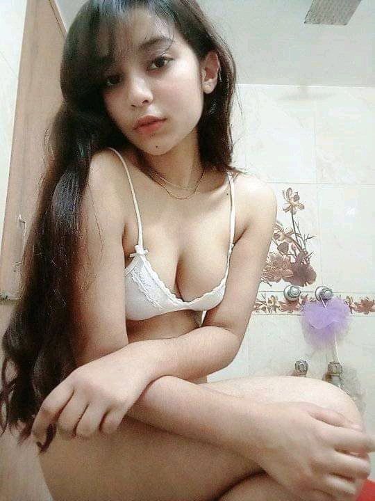 mirzapur girl arshi nude photos