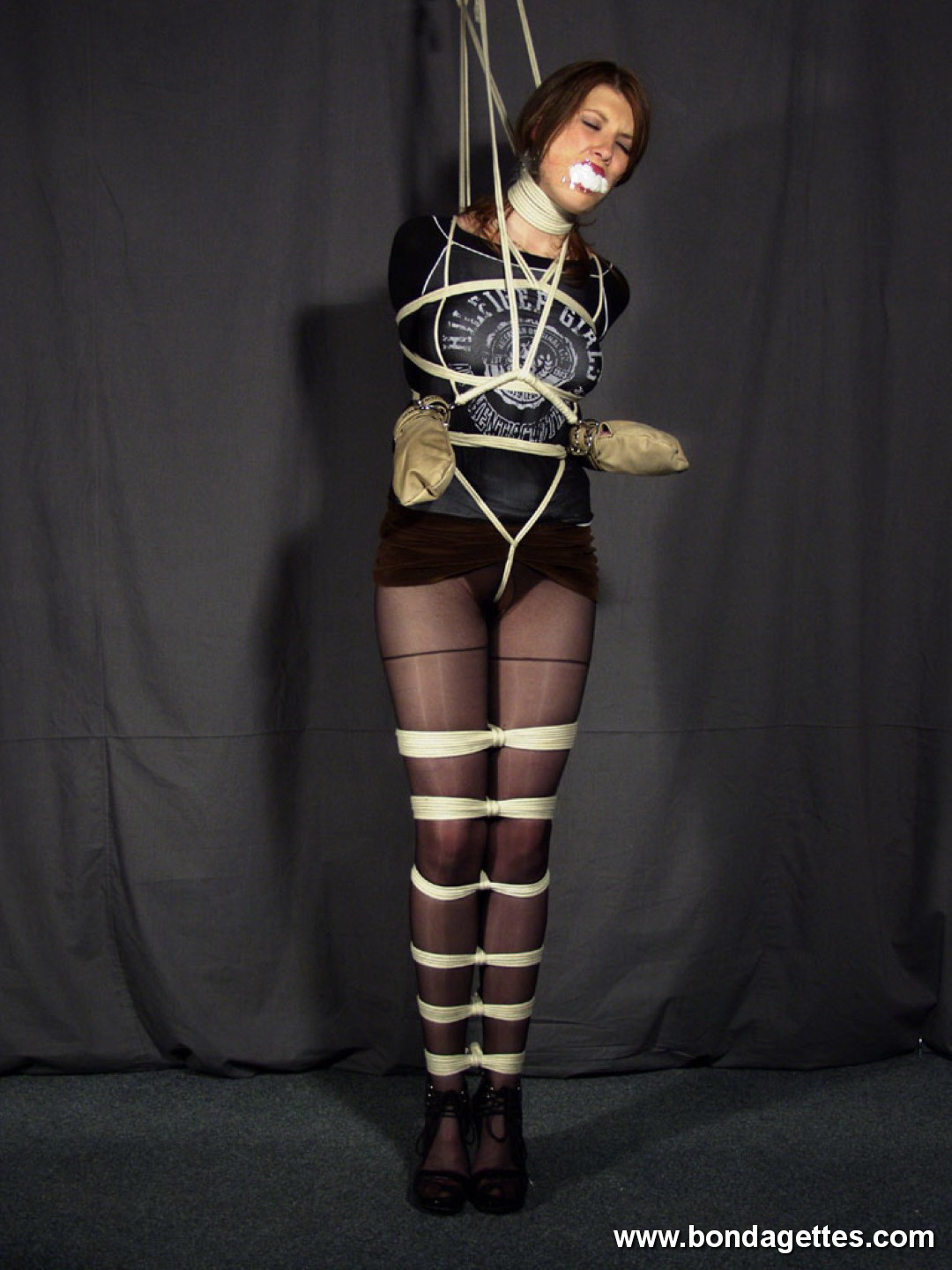 Hot girl in bondage 515