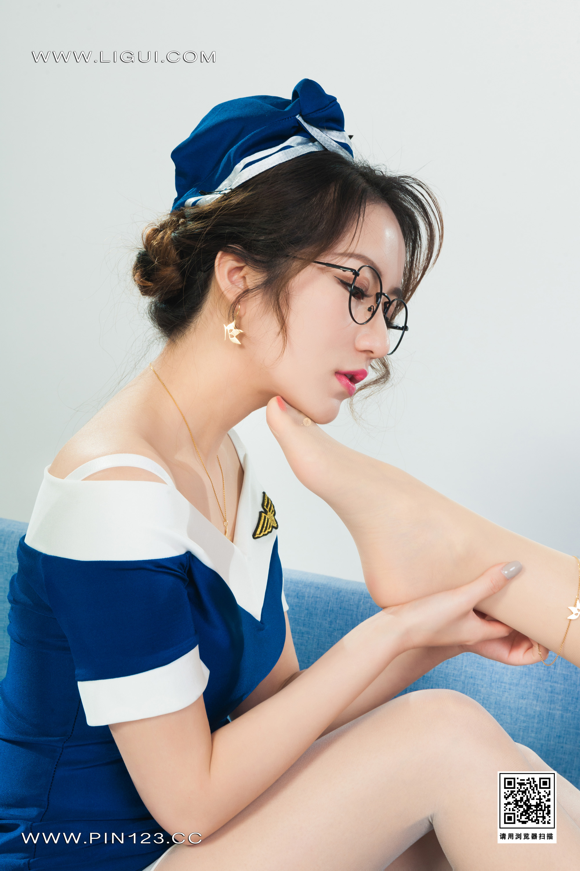 Foot Fetish Twin Flowers 106