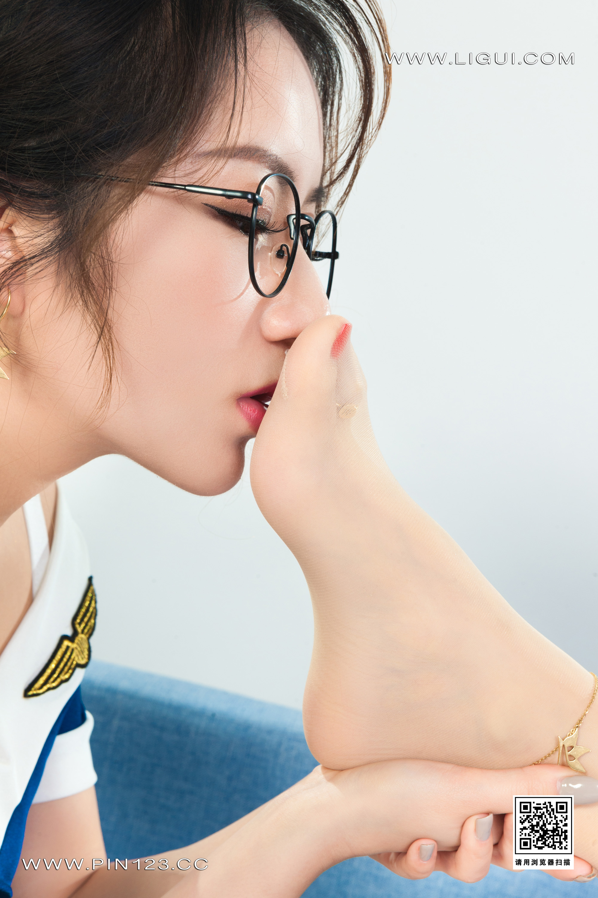 Foot Fetish Twin Flowers 106