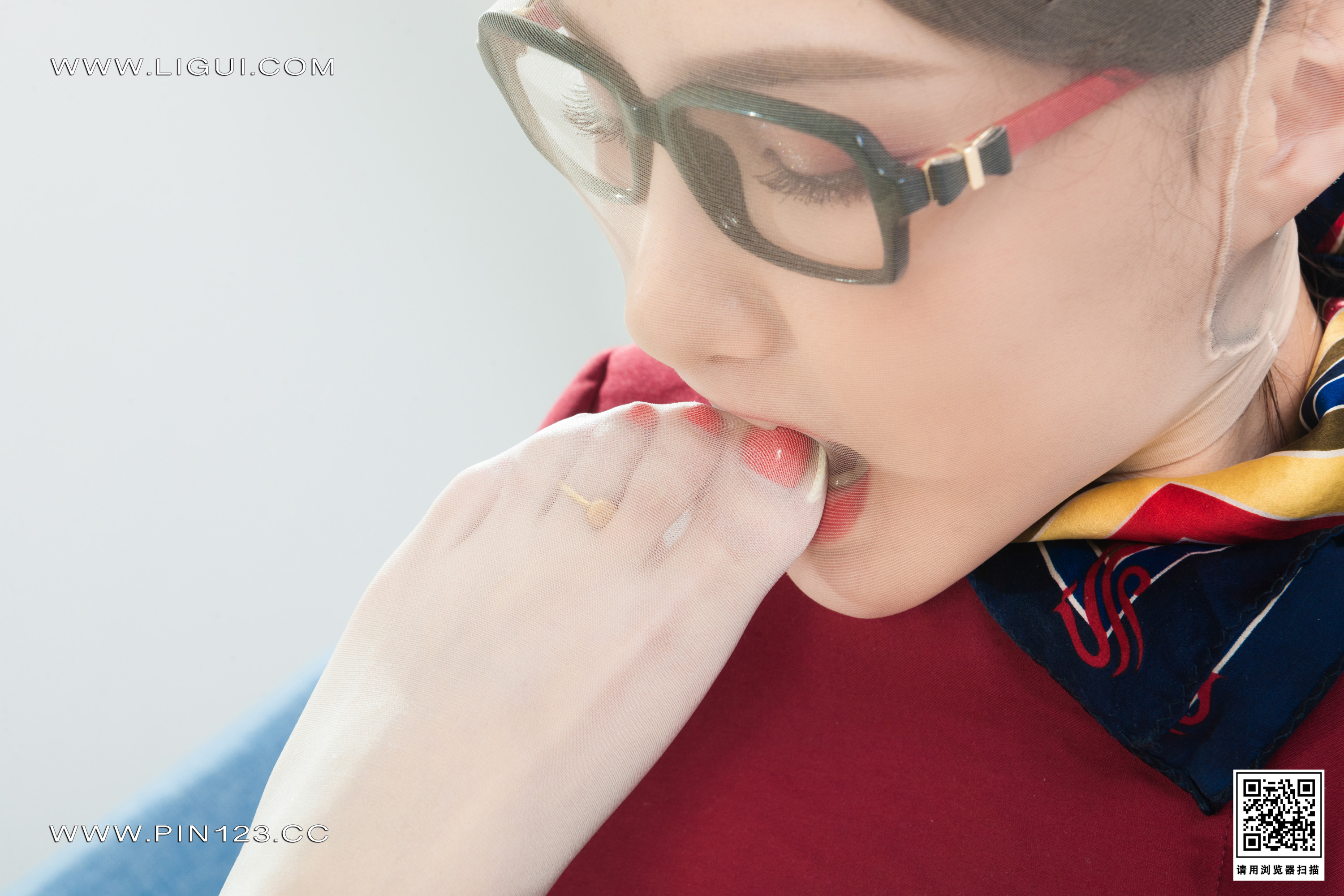 Foot Fetish Twin Flowers 106