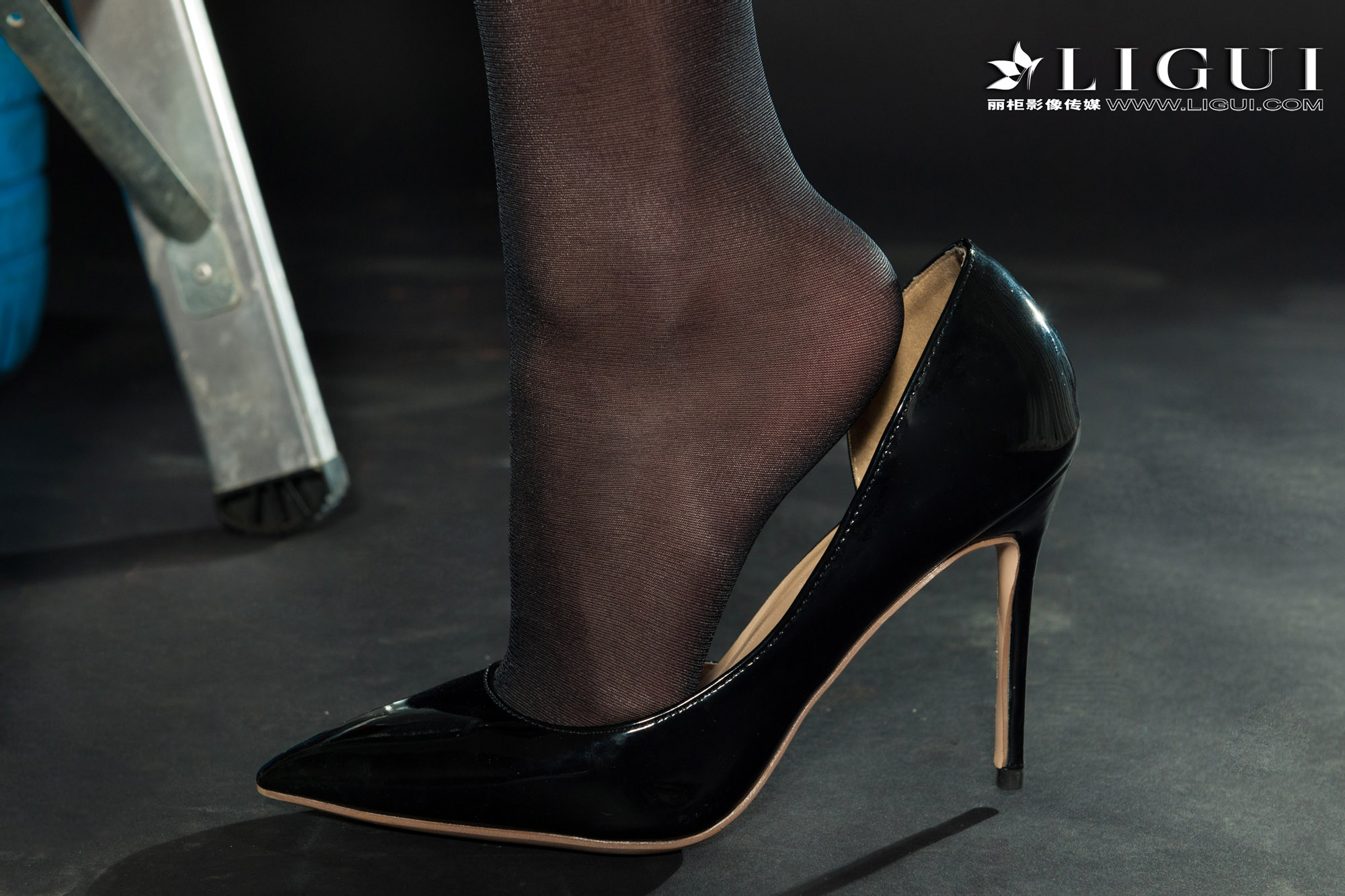 Chinese lady bondage 17