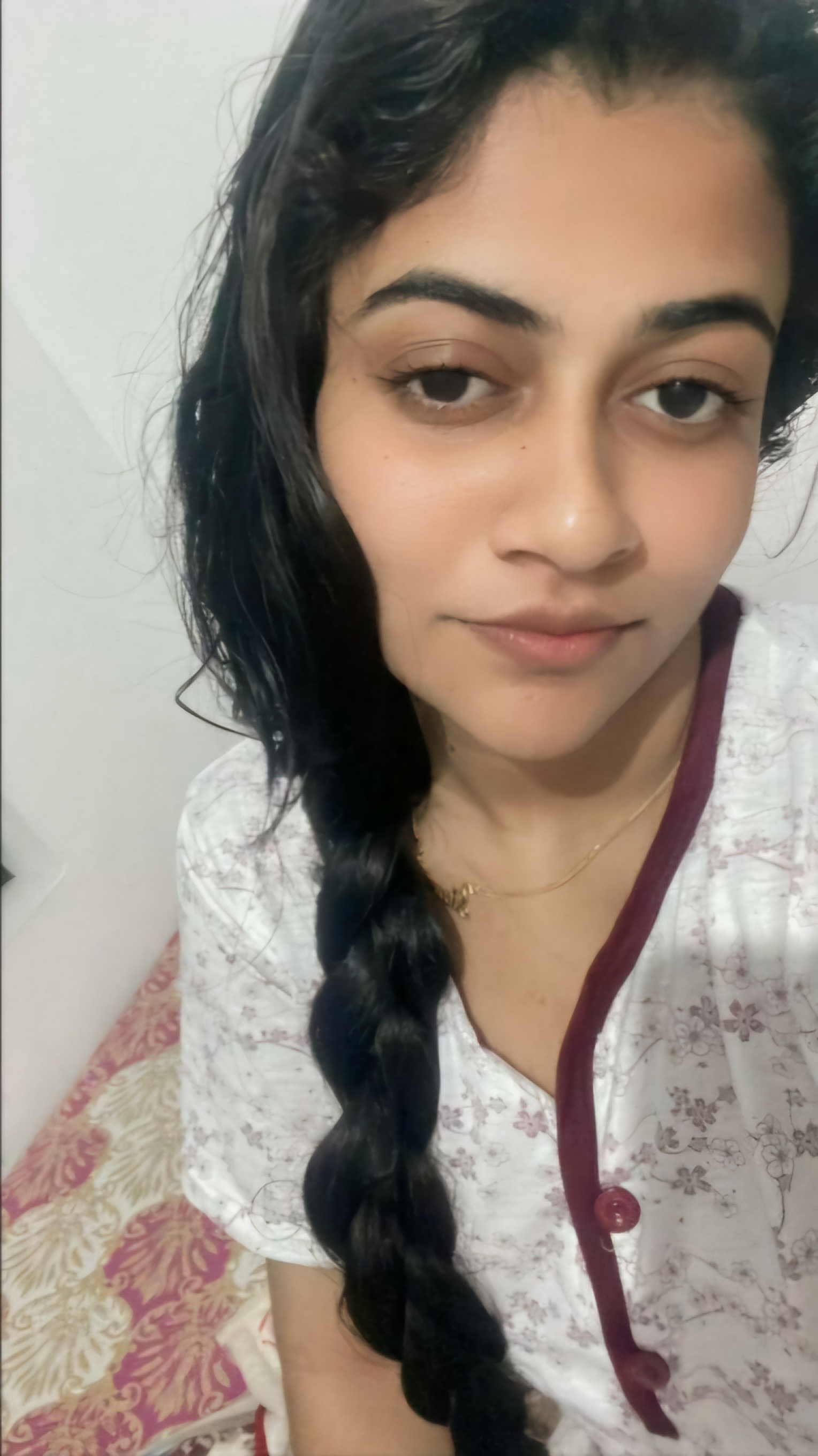 Indian cute white girl pic